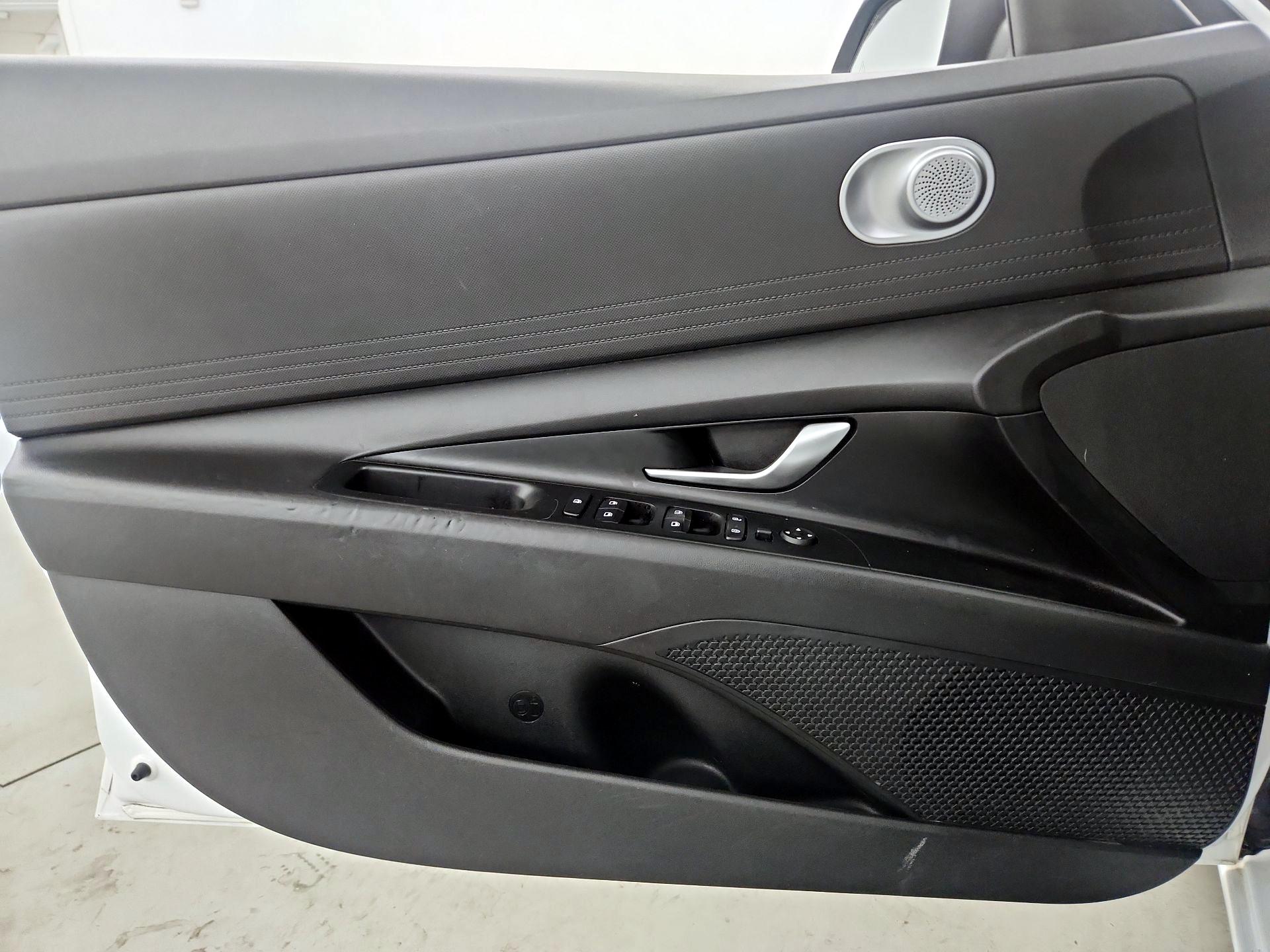 Thumbnail: 2021 Hyundai Elantra - 12