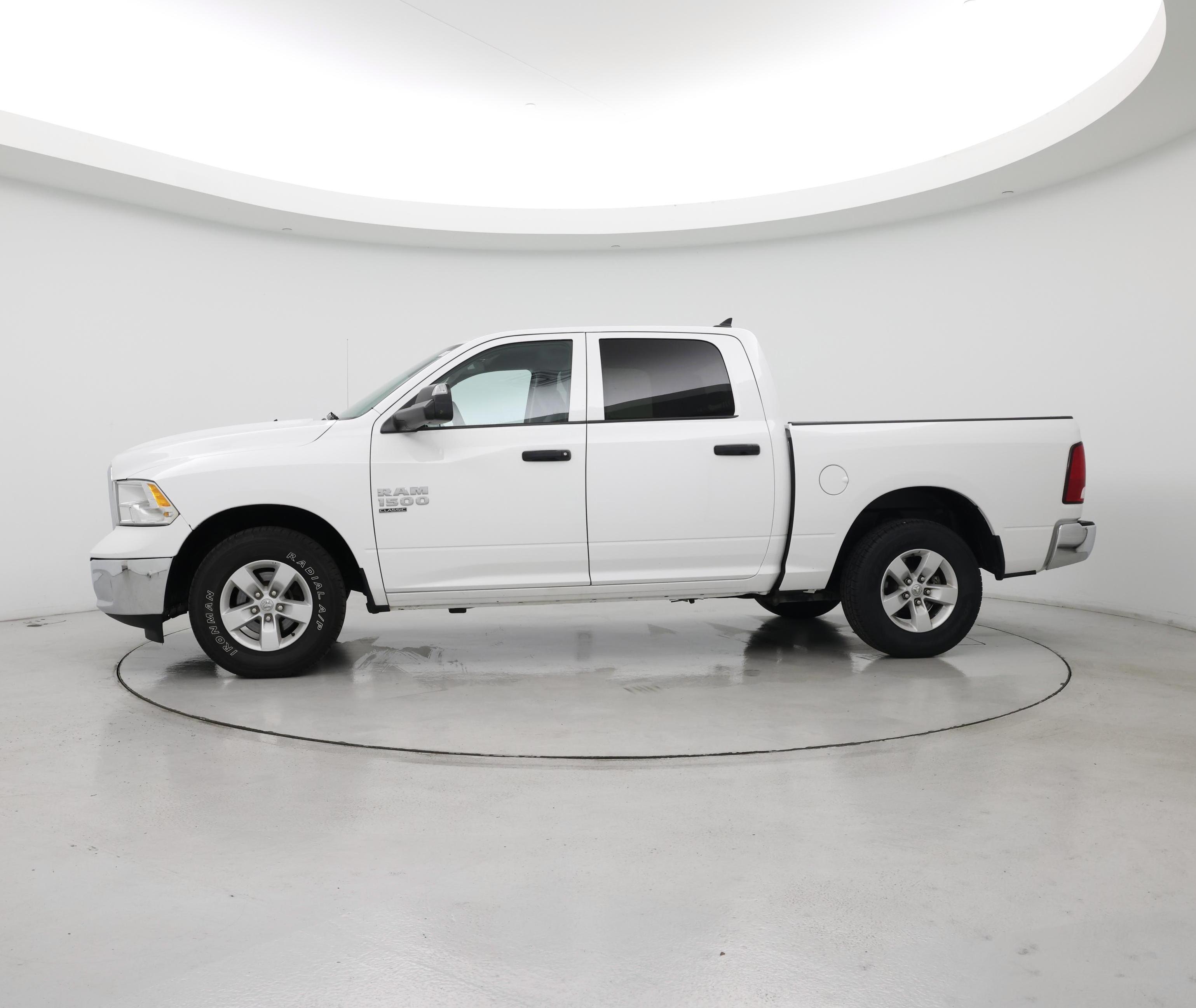 Thumbnail: 2023 RAM 1500 Classic - 3