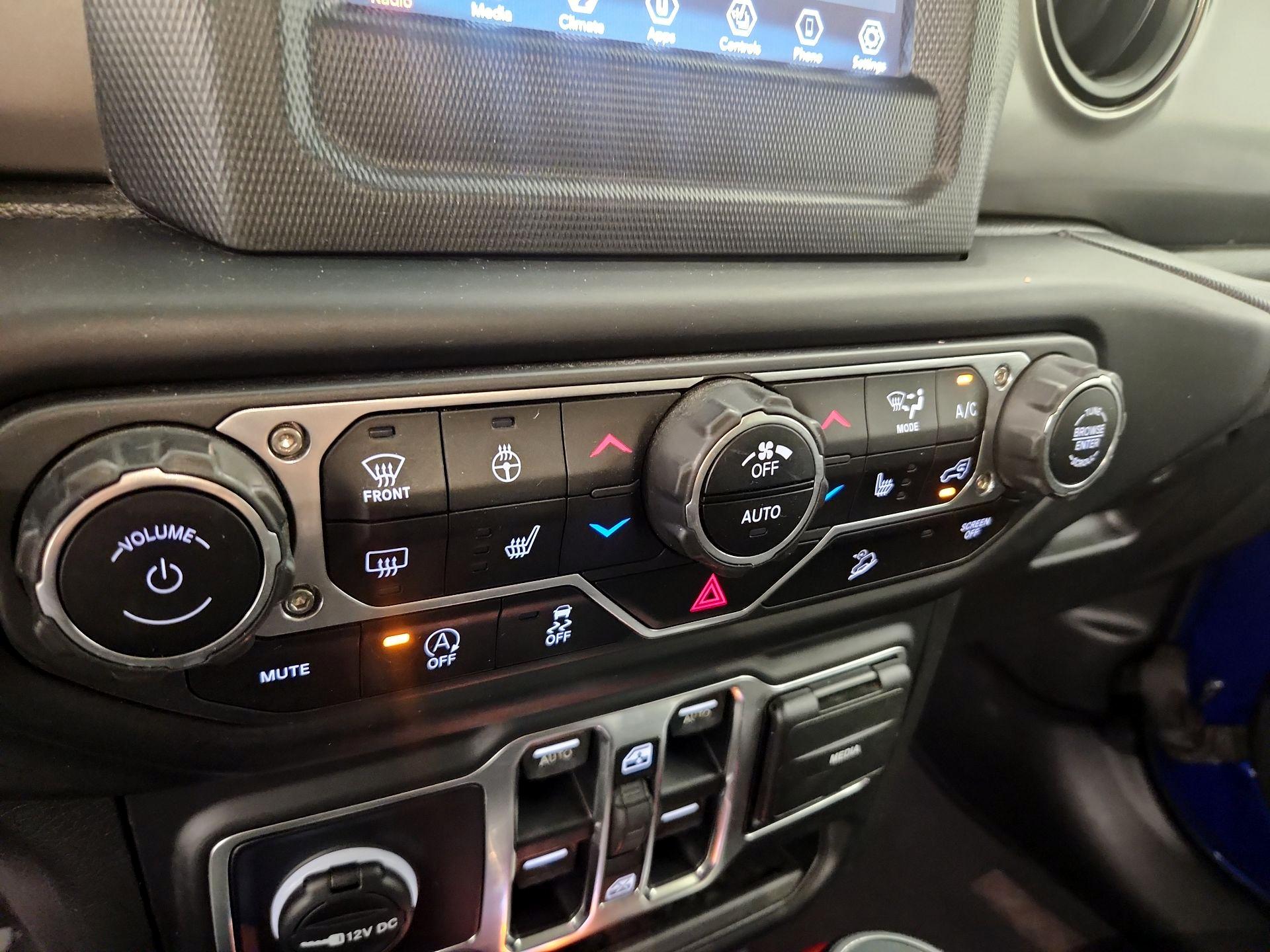 Thumbnail: 2019 Jeep Wrangler - 16