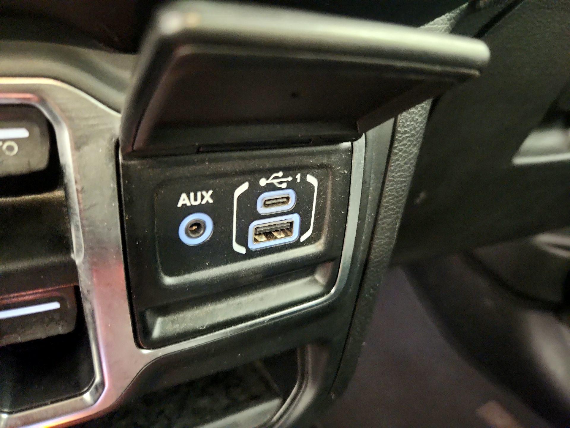 Thumbnail: 2019 Jeep Wrangler - 18