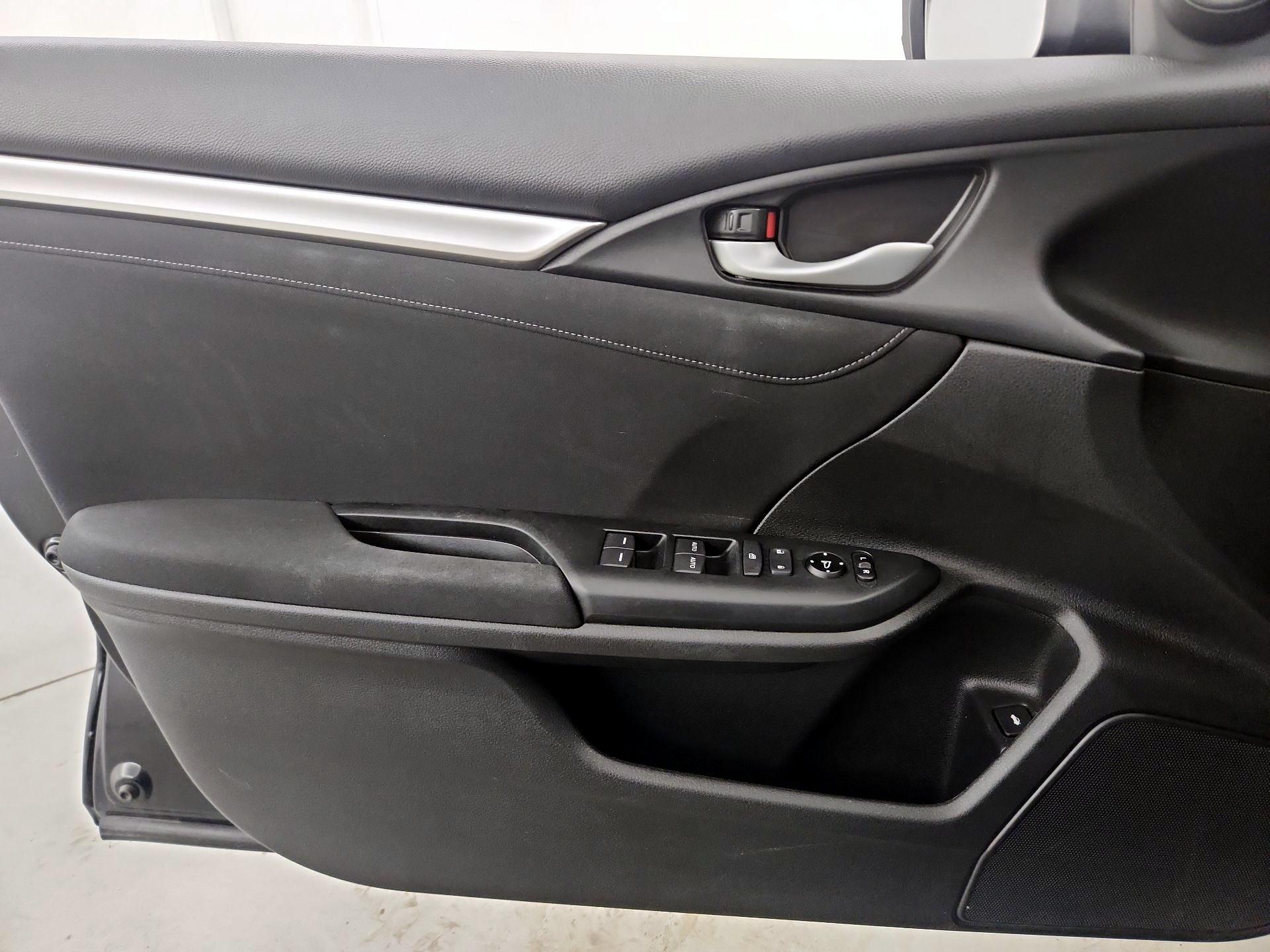 Thumbnail: 2017 Honda Civic - 12