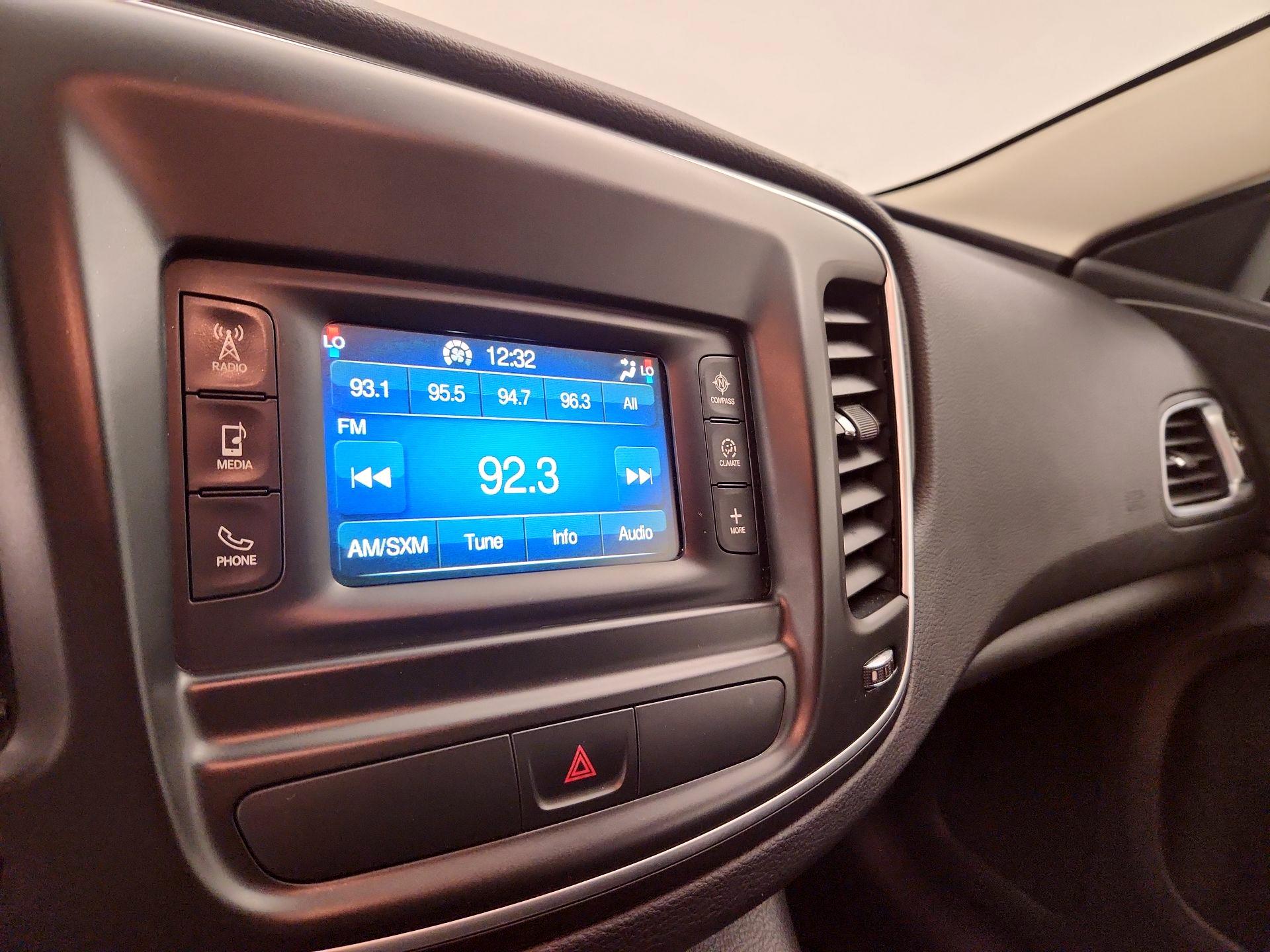Thumbnail: 2015 Chrysler 200 - 15