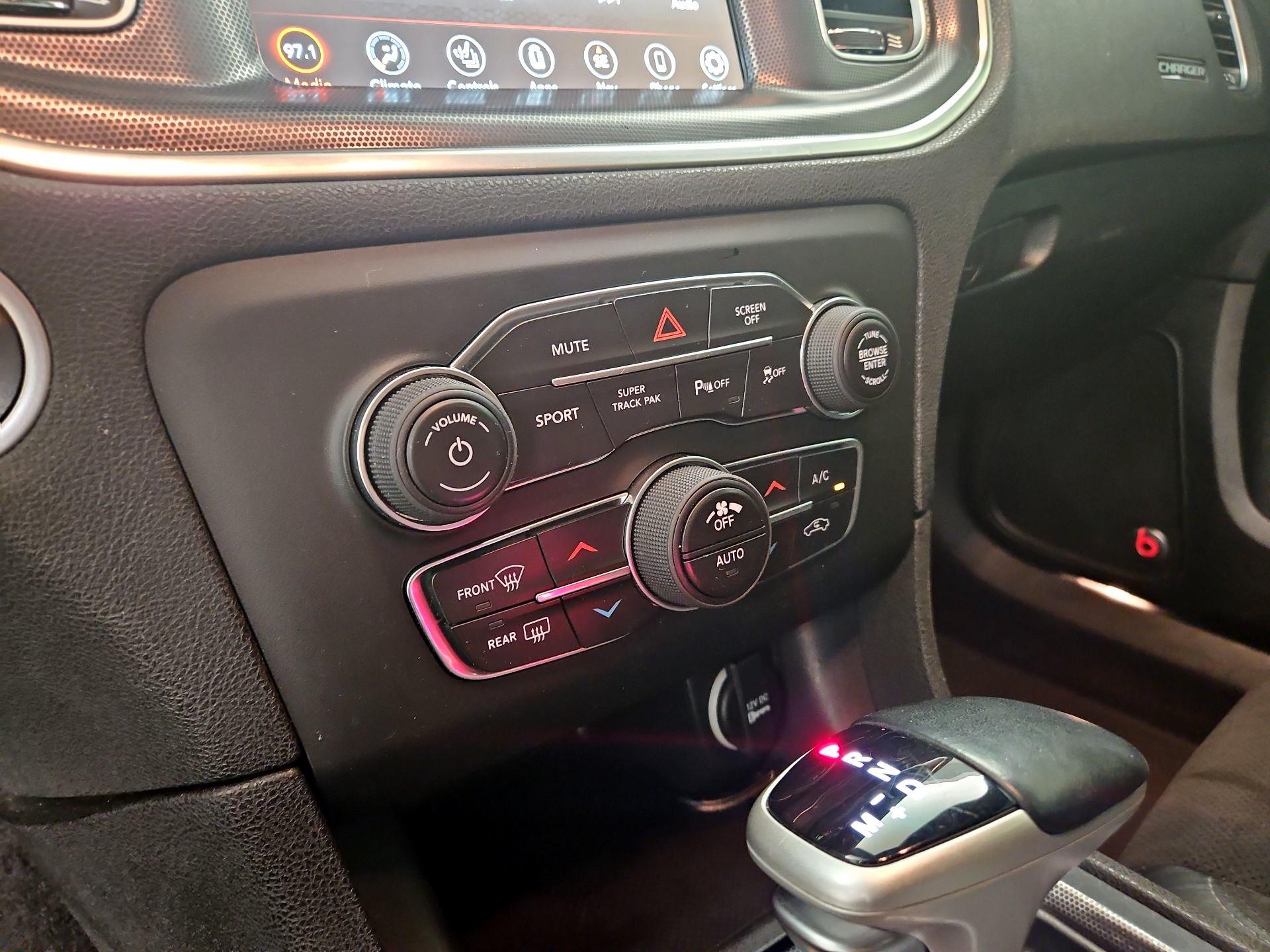 Thumbnail: 2018 Dodge Charger - 17