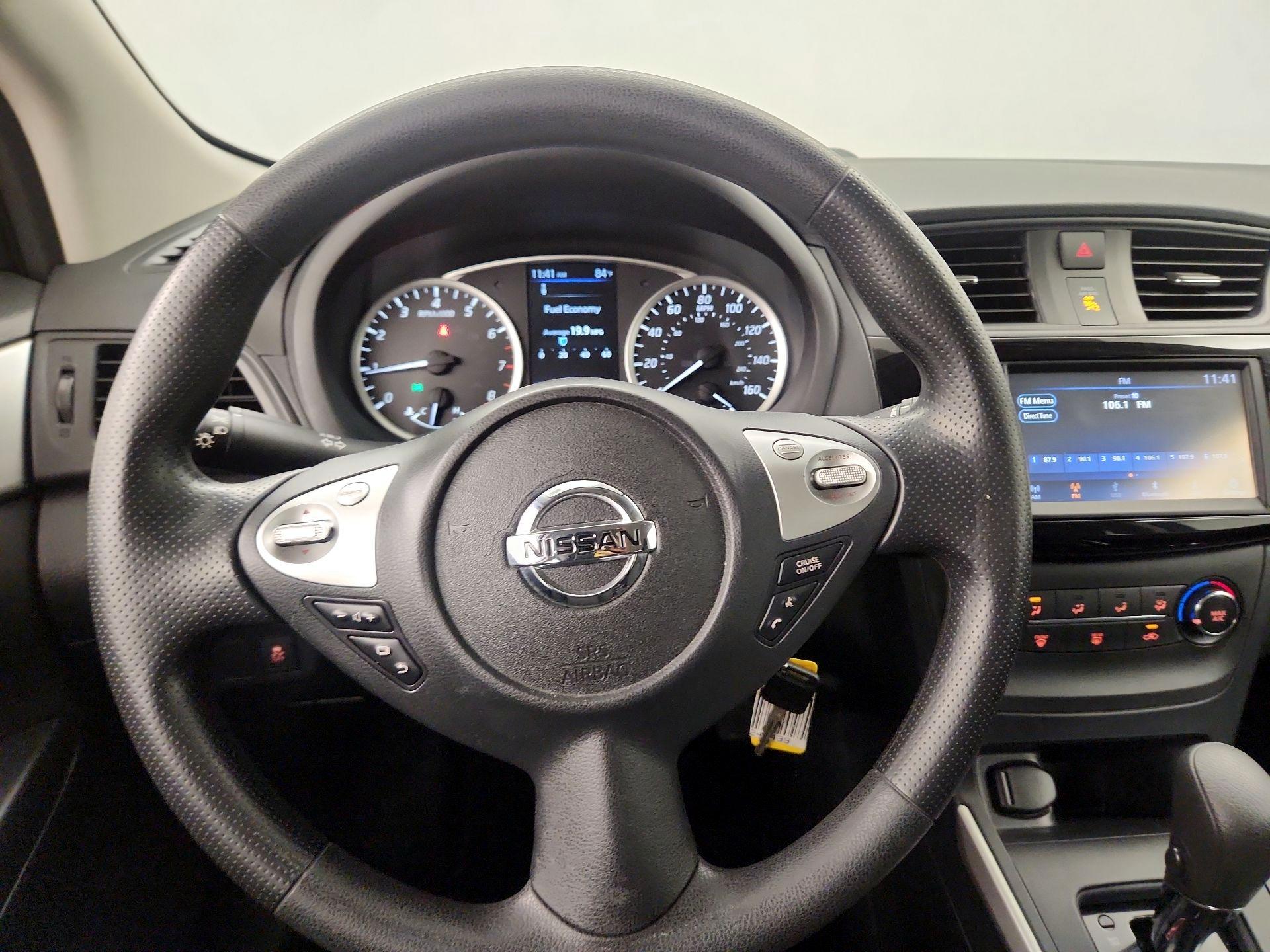 Thumbnail: 2019 Nissan Sentra - 10