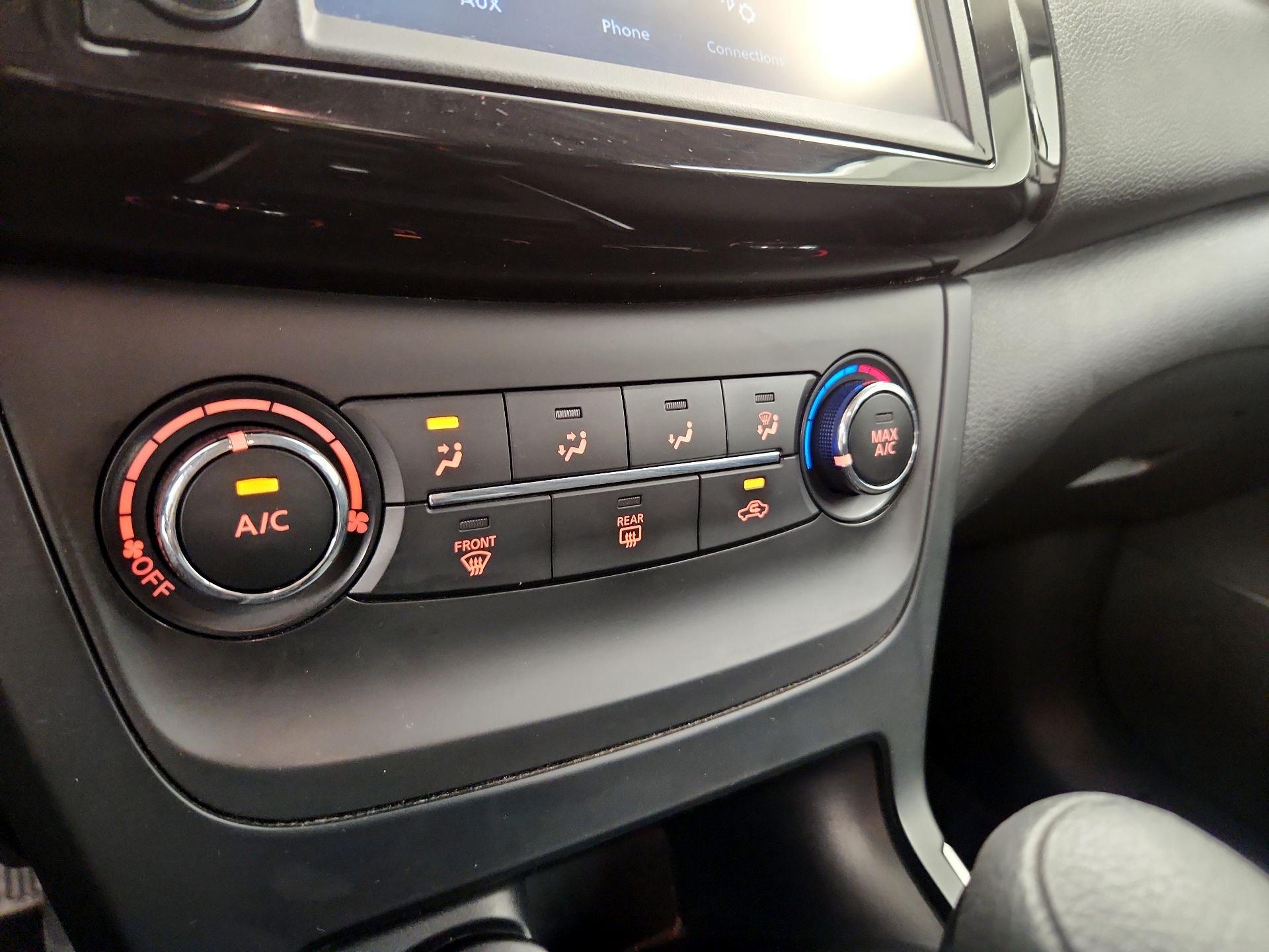 Thumbnail: 2019 Nissan Sentra - 16