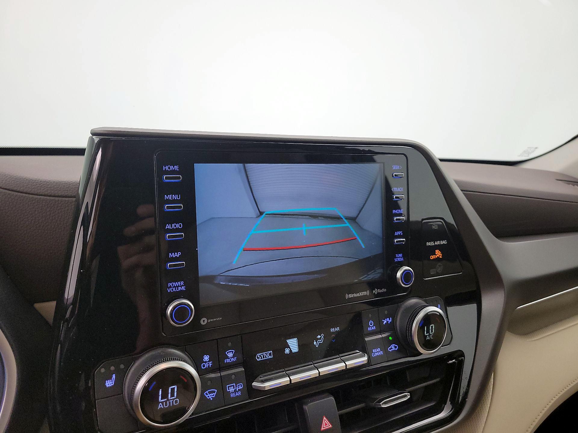 Thumbnail: 2021 Toyota Highlander - 15