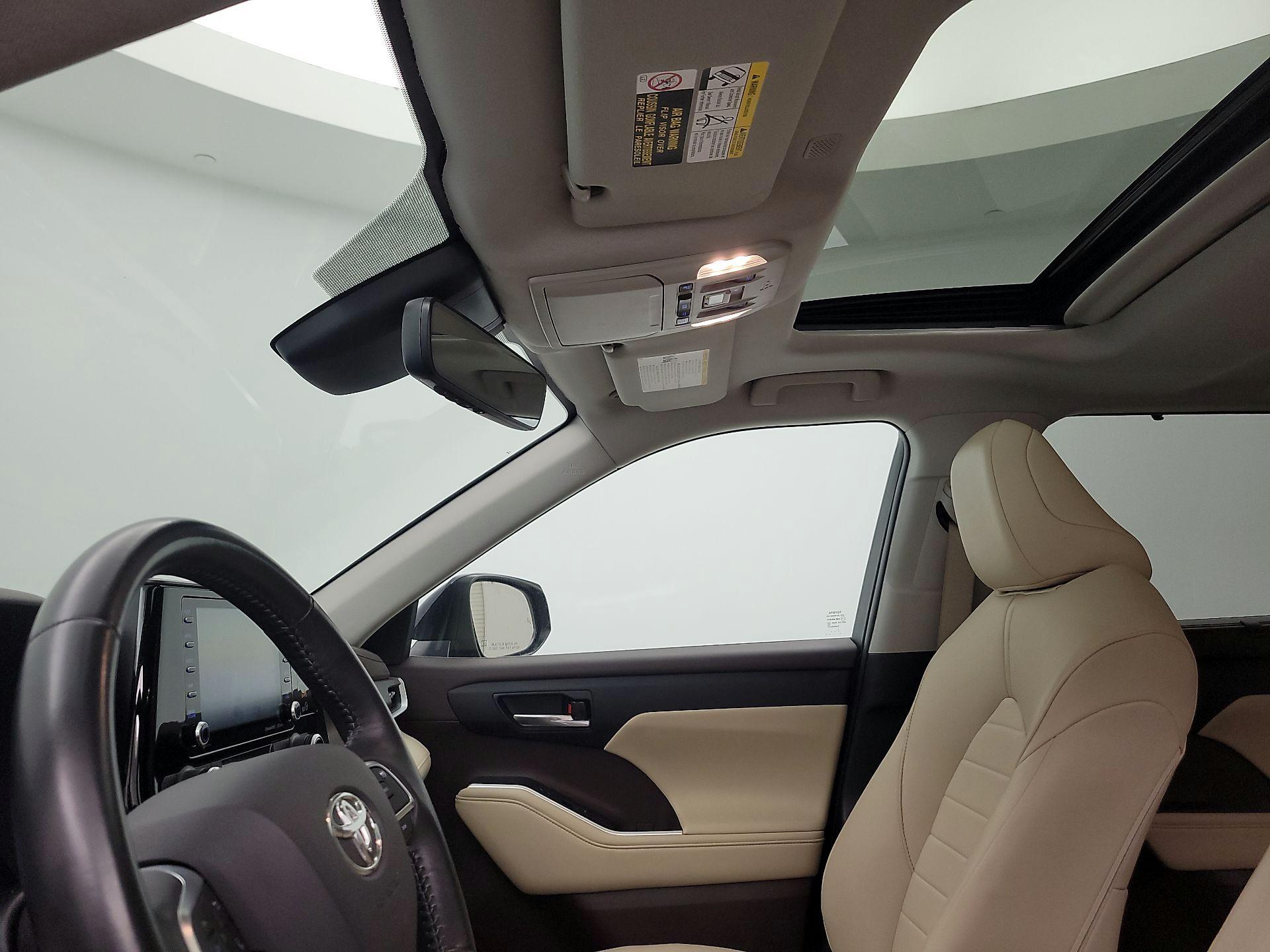 Thumbnail: 2021 Toyota Highlander - 20