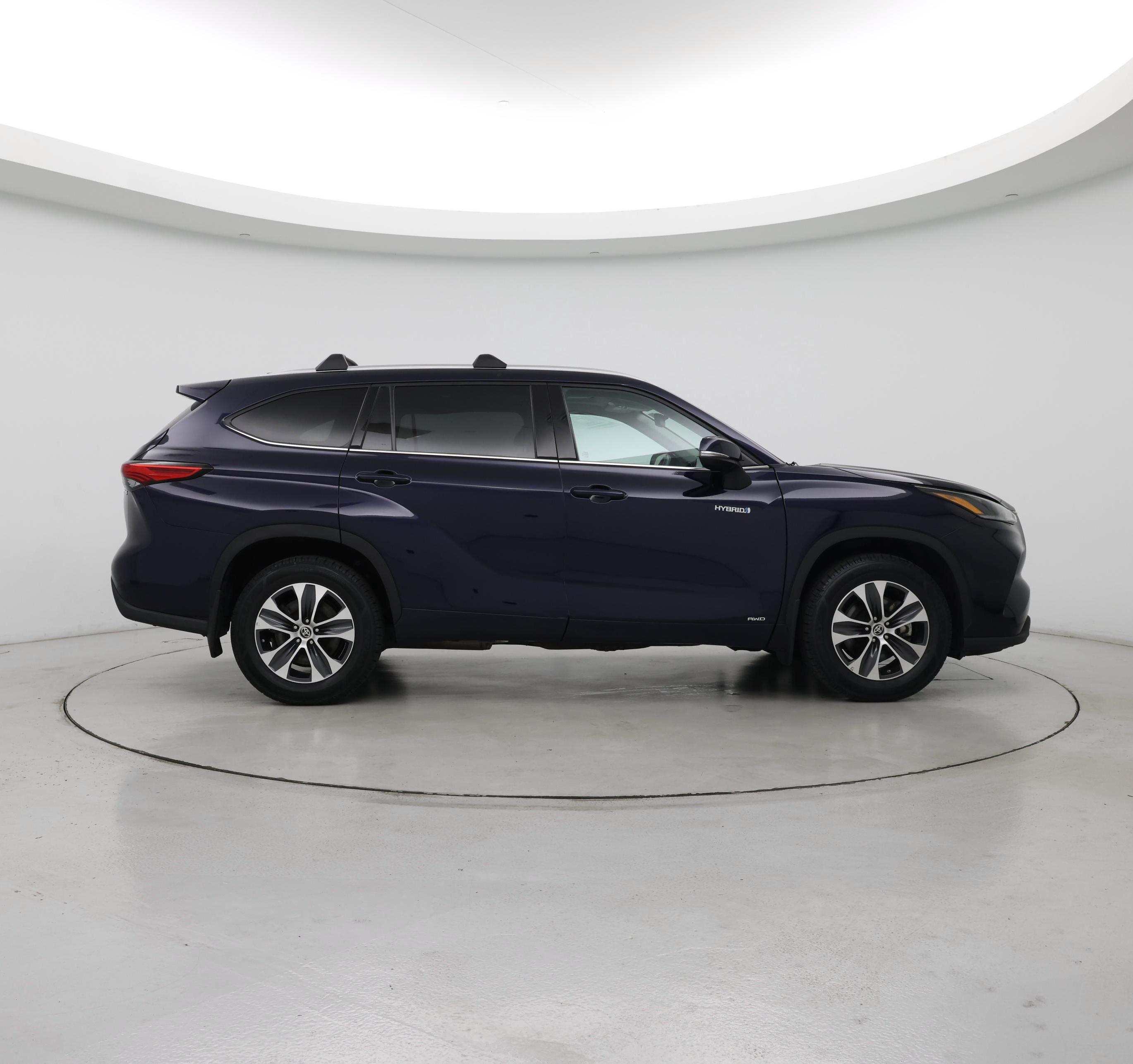 Thumbnail: 2021 Toyota Highlander - 7