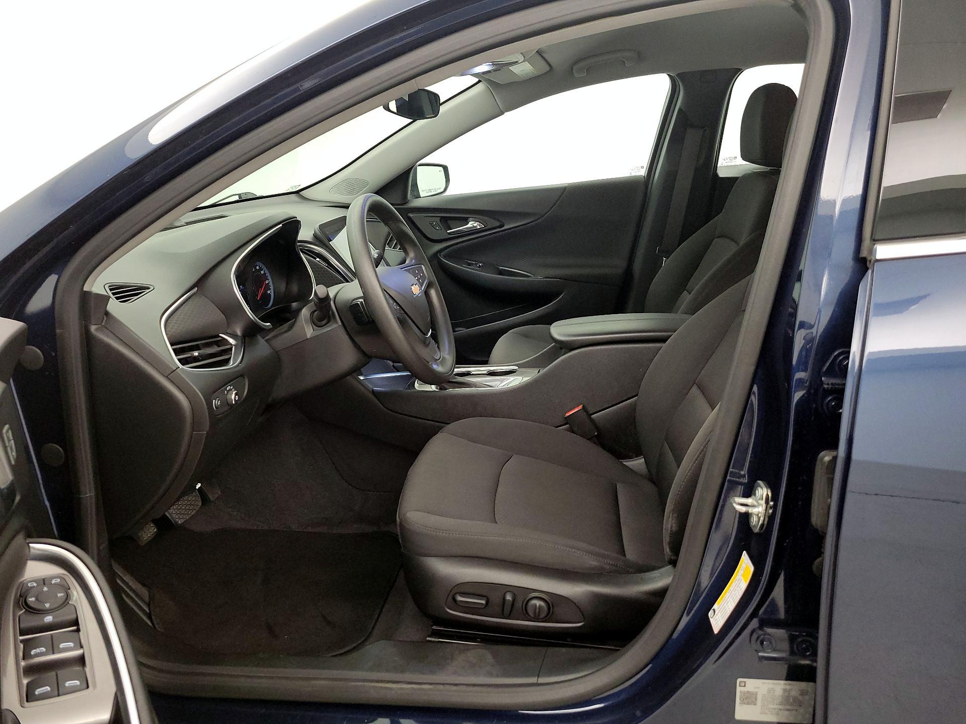 Thumbnail: 2020 Chevrolet Malibu - 11