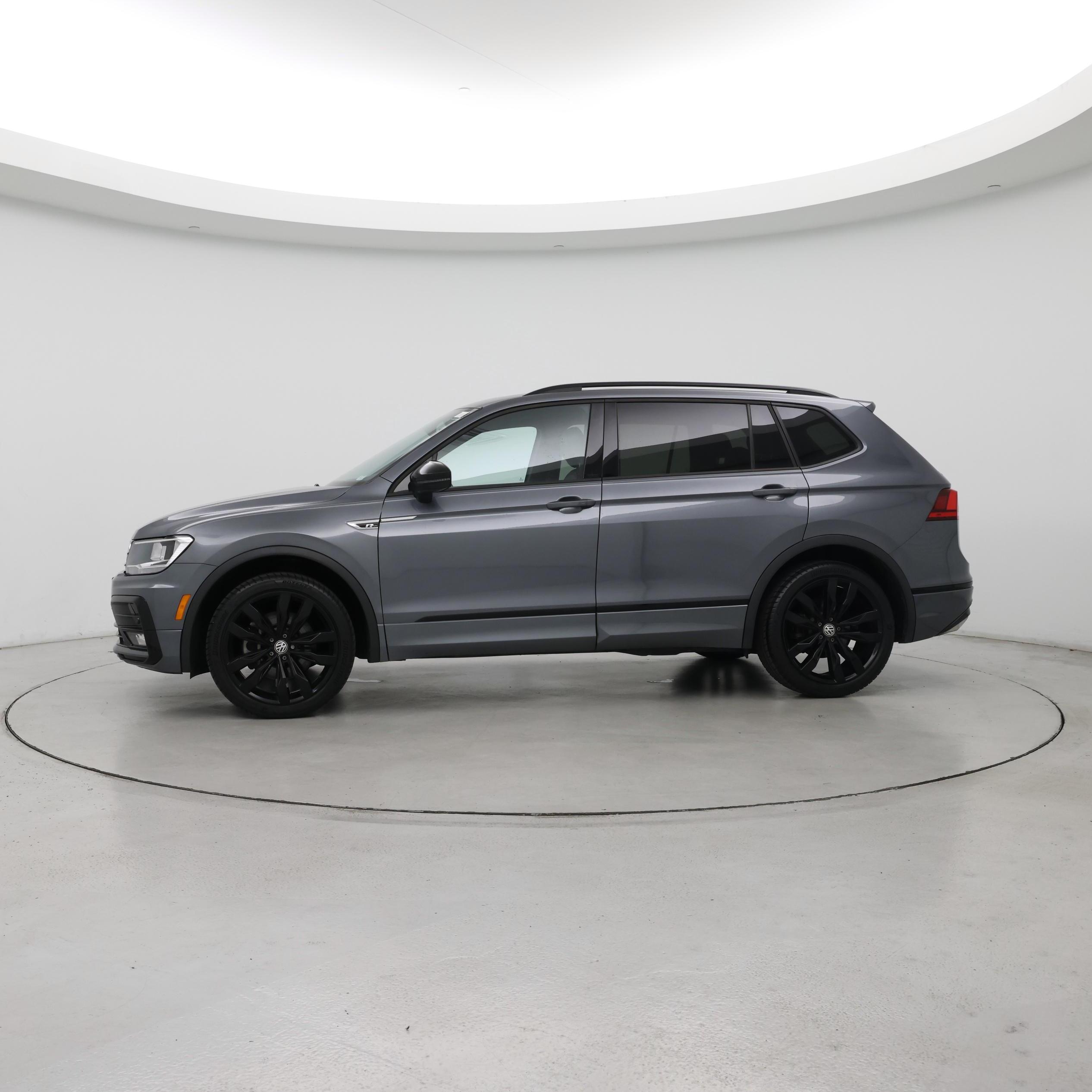 Thumbnail: 2021 Volkswagen Tiguan - 3