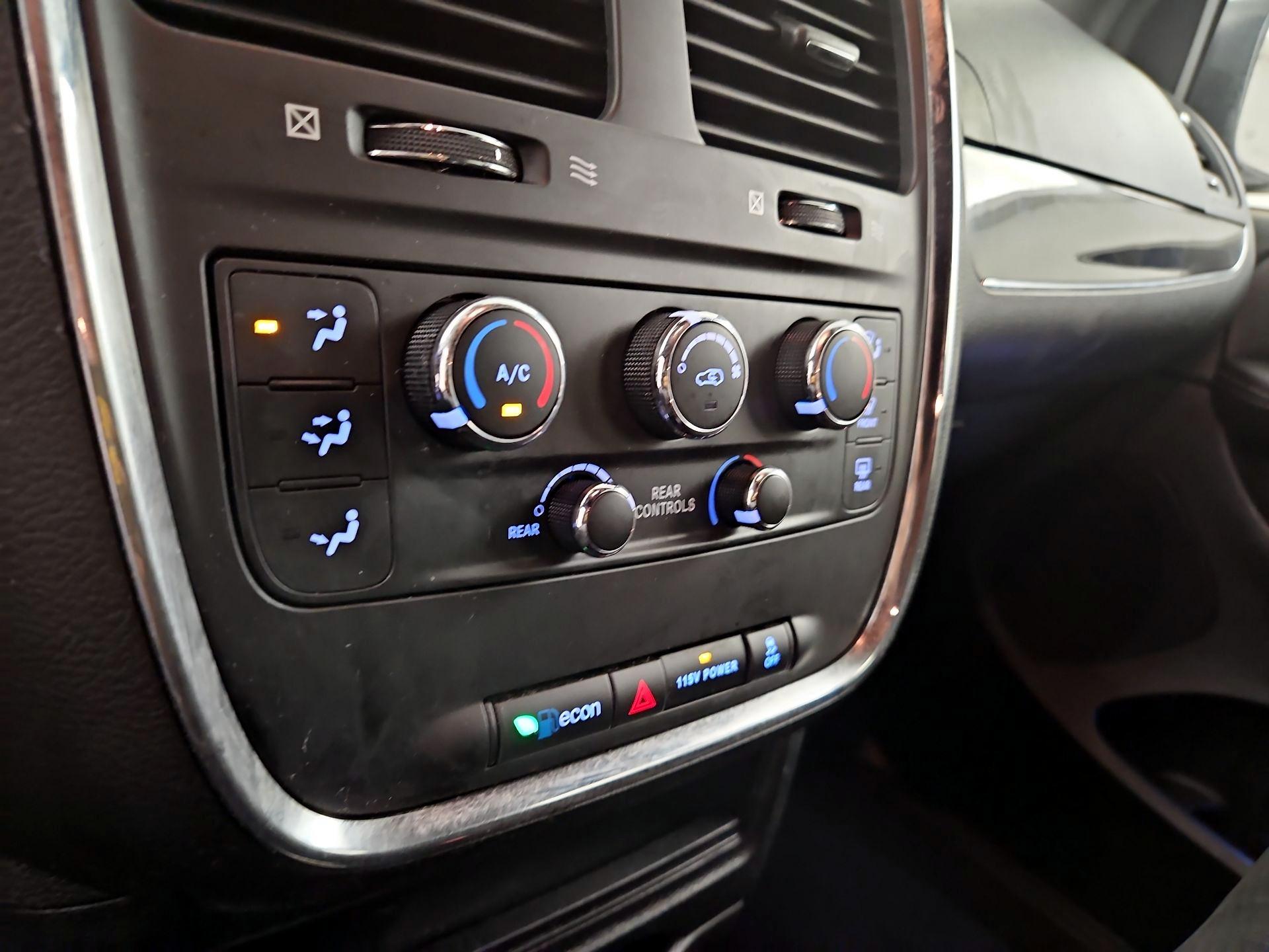Thumbnail: 2019 Dodge Grand Caravan - 14