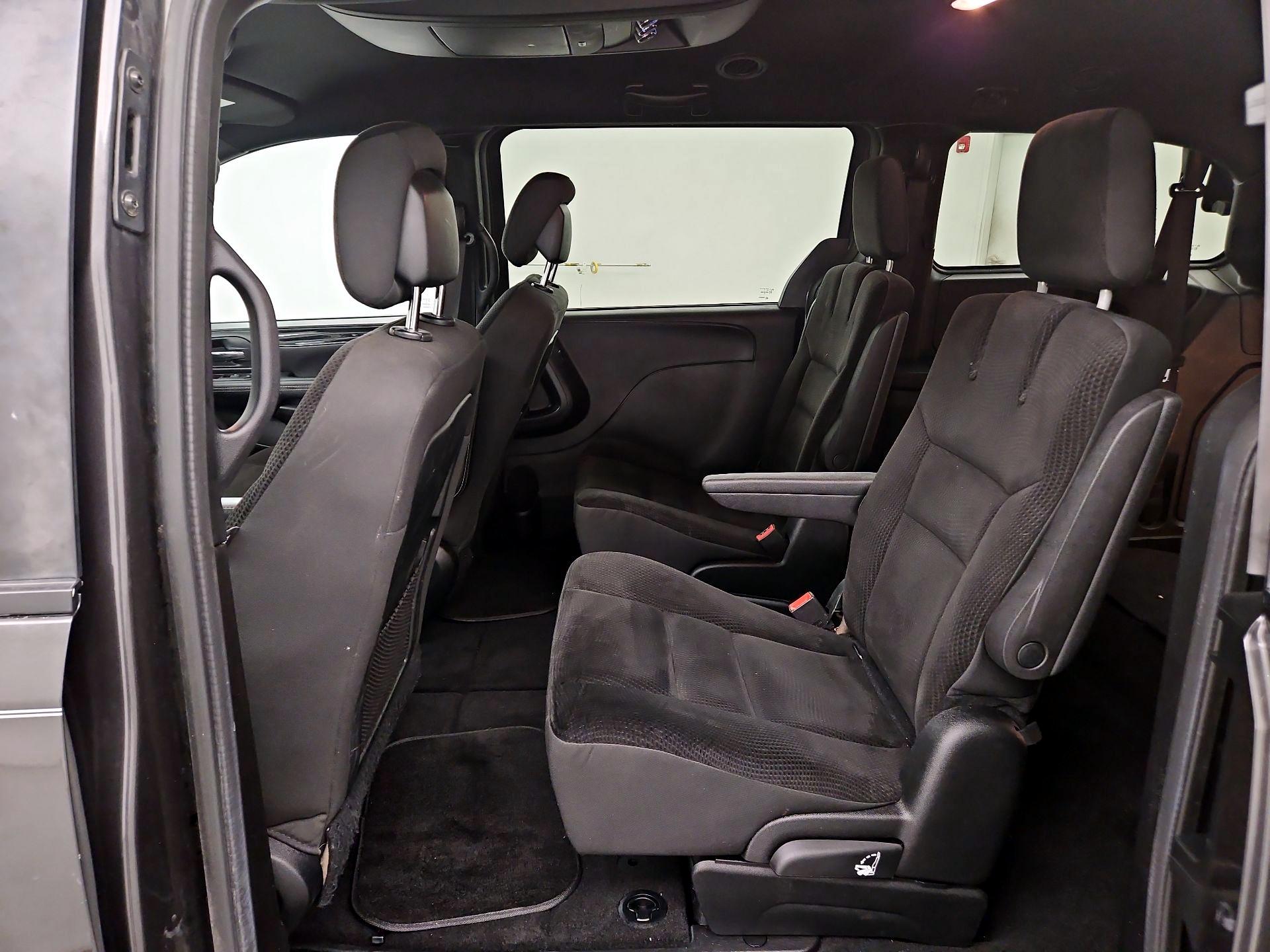Thumbnail: 2019 Dodge Grand Caravan - 17