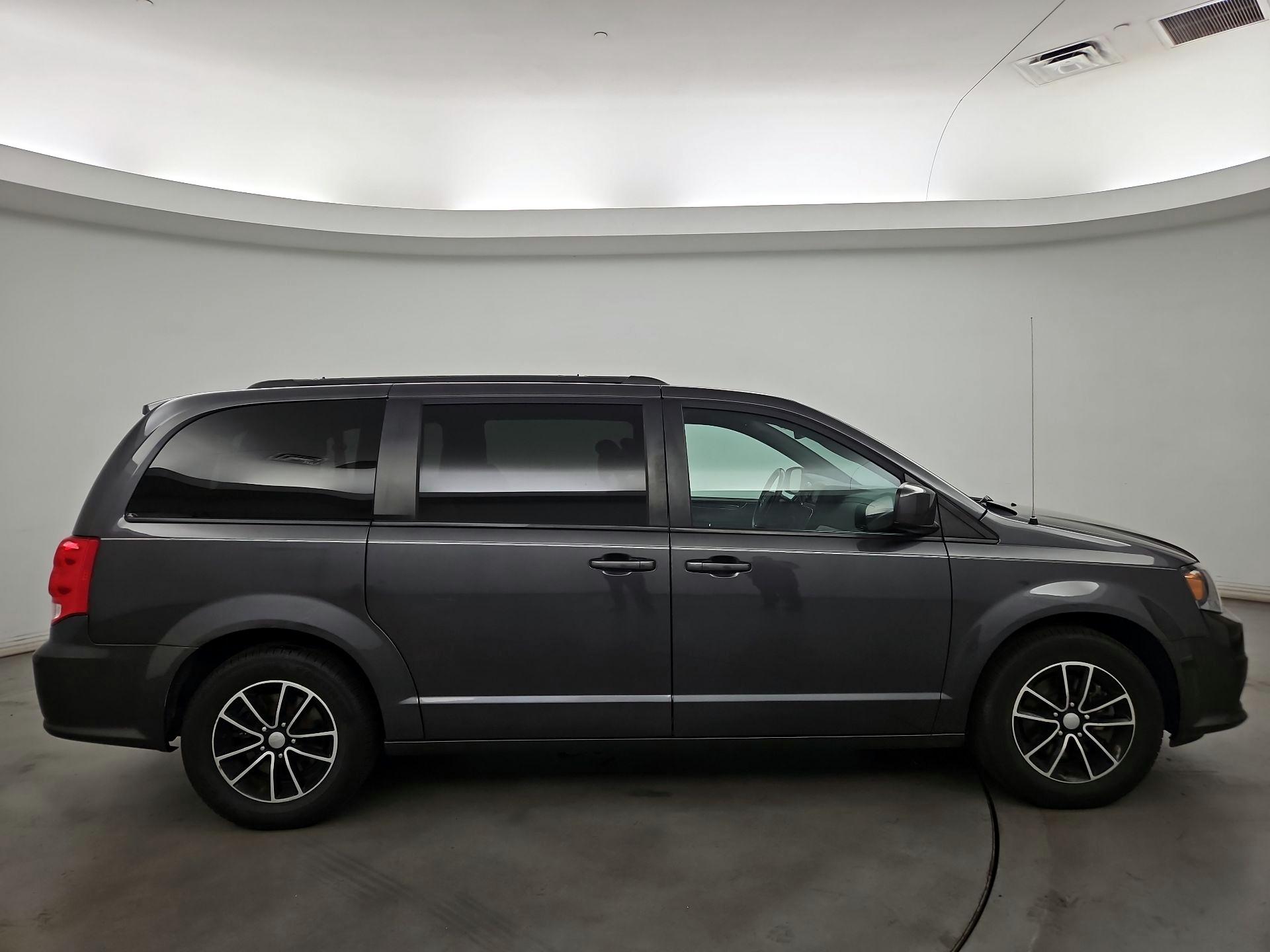 Thumbnail: 2019 Dodge Grand Caravan - 4