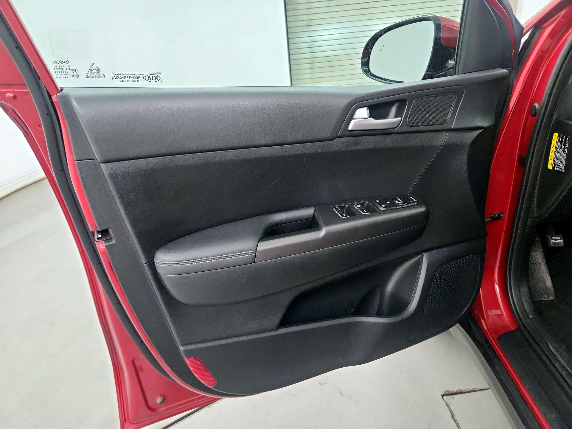 Thumbnail: 2020 Kia Sportage - 10