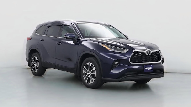 2021 Toyota Highlander XLE Hero Image