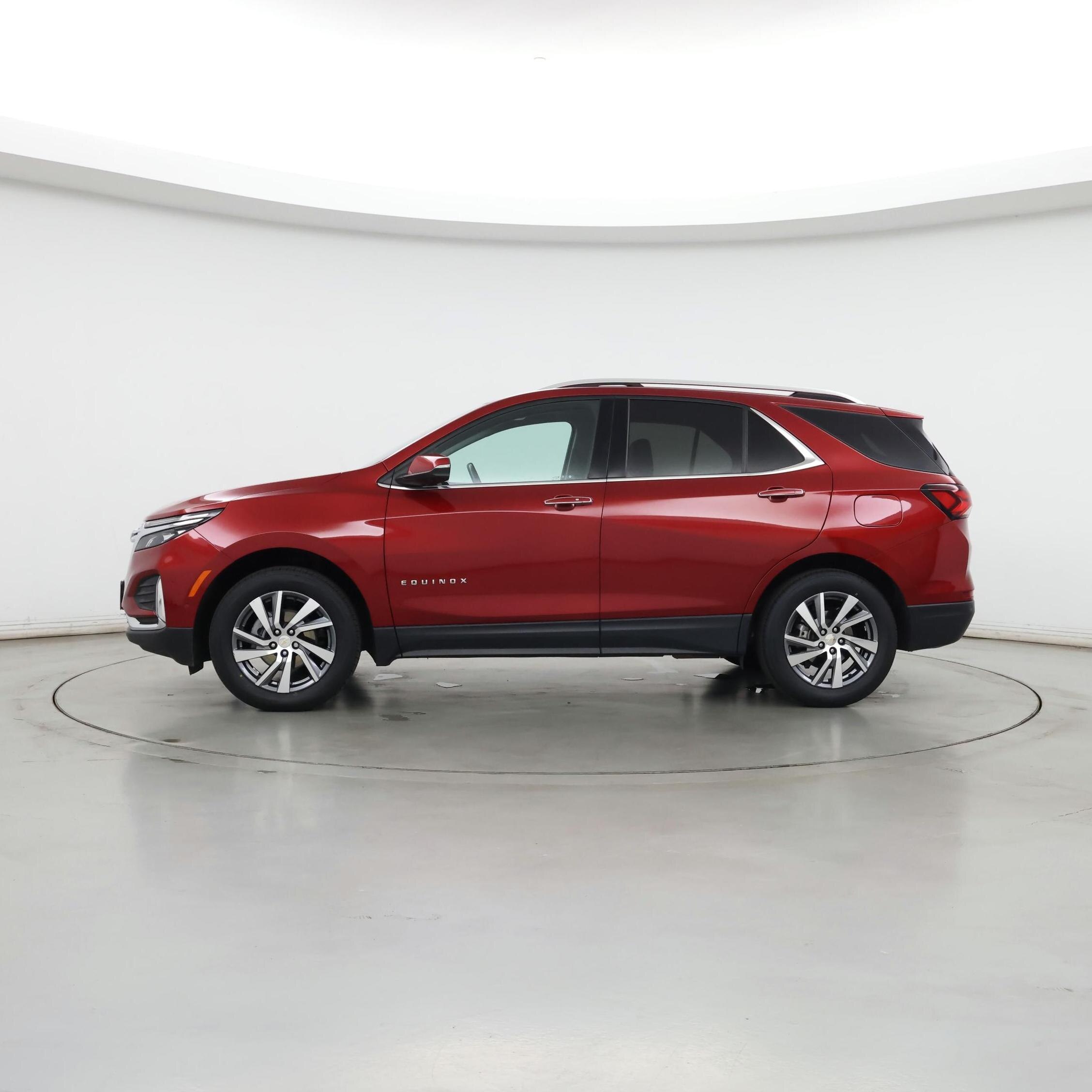 Thumbnail: 2022 Chevrolet Equinox - 3