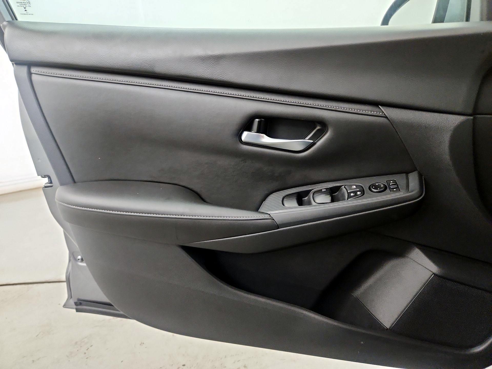Thumbnail: 2023 Nissan Sentra - 10