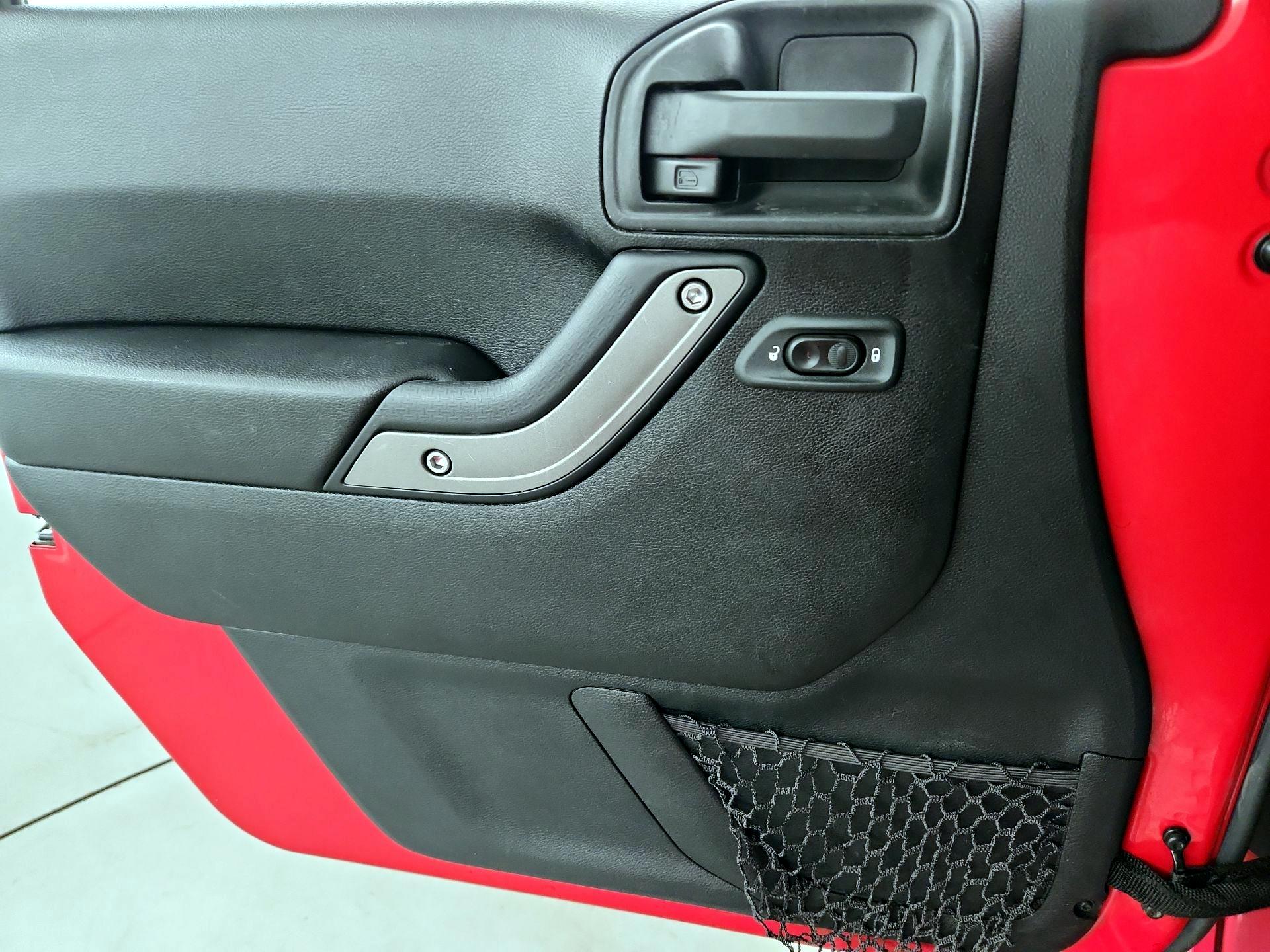 Thumbnail: 2016 Jeep Wrangler - 12