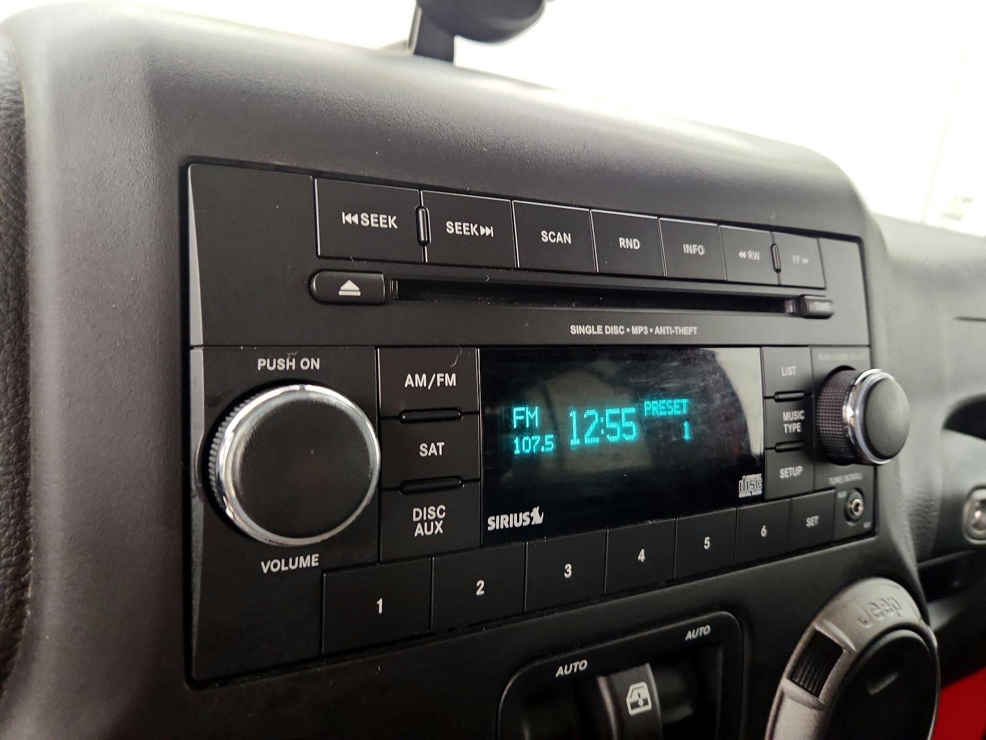 Thumbnail: 2016 Jeep Wrangler - 14