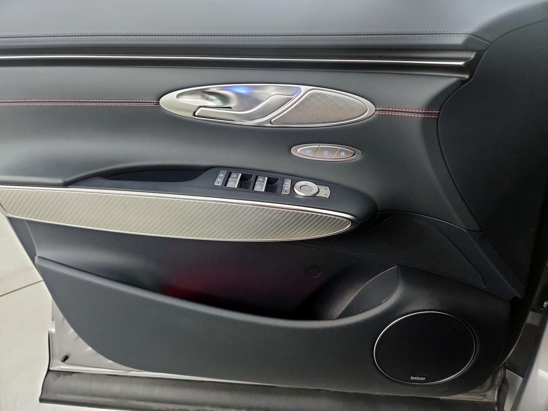 Thumbnail: 2024 Genesis GV70 - 12