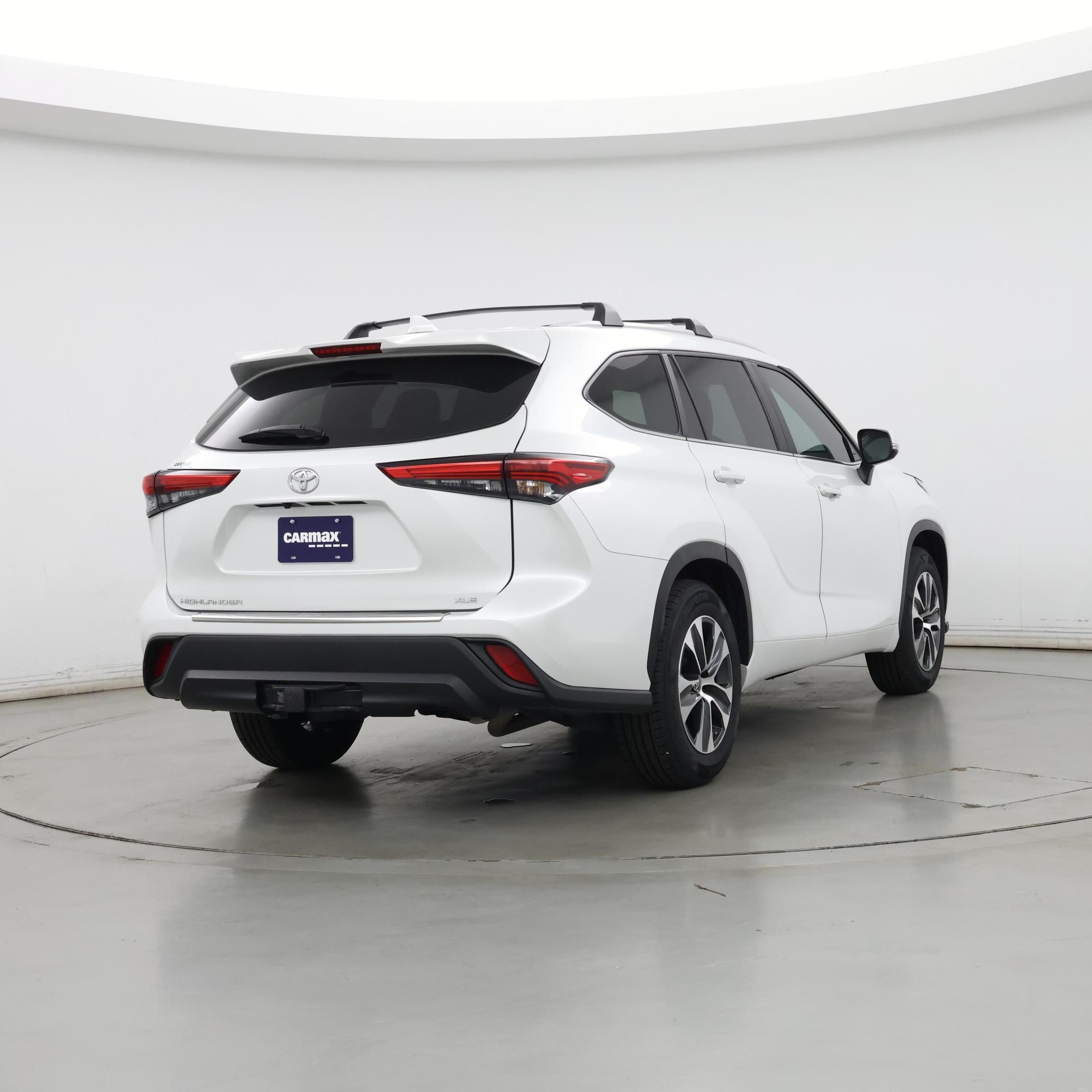 Thumbnail: 2023 Toyota Highlander - 8