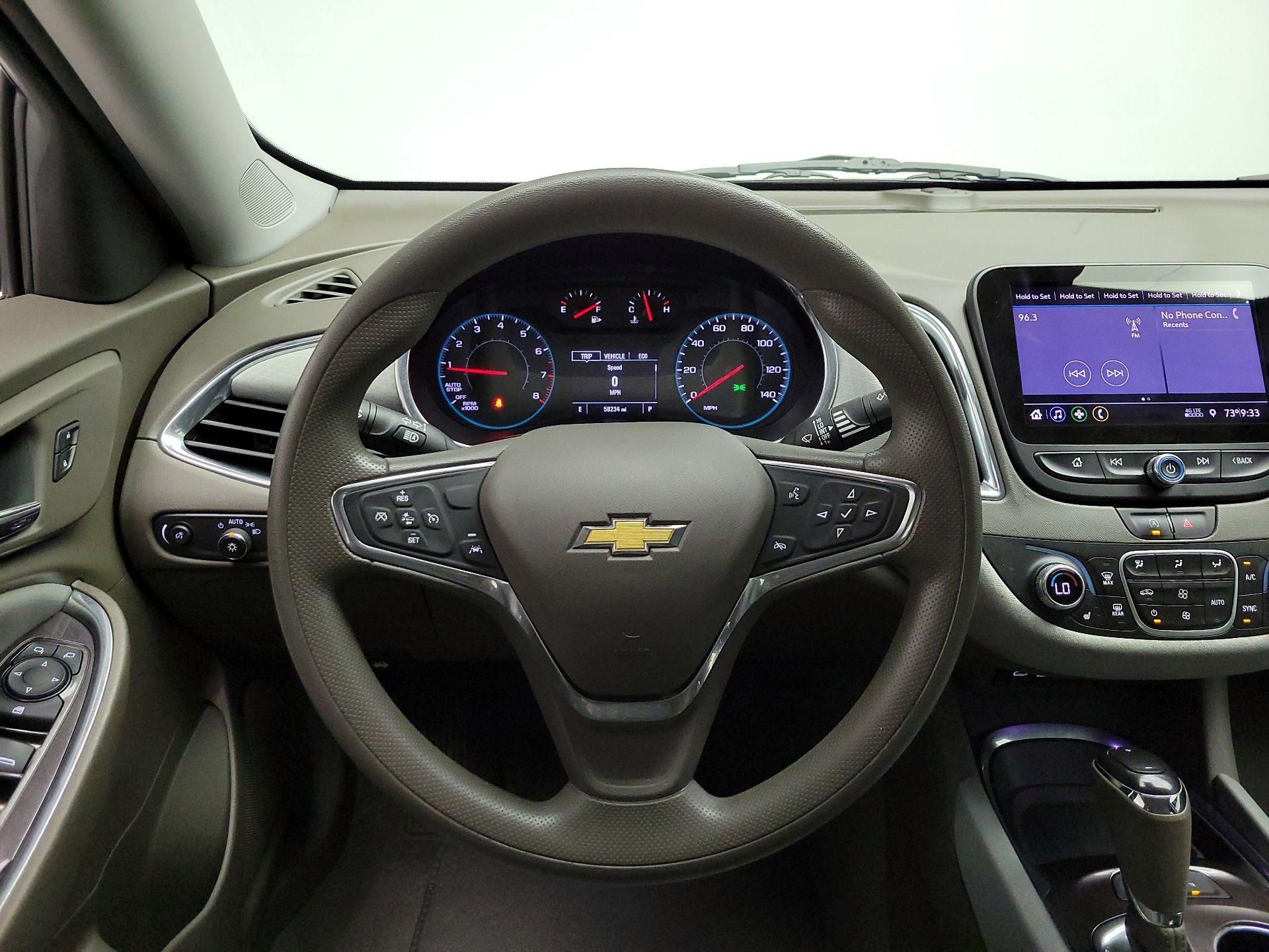 Thumbnail: 2020 Chevrolet Malibu - 10
