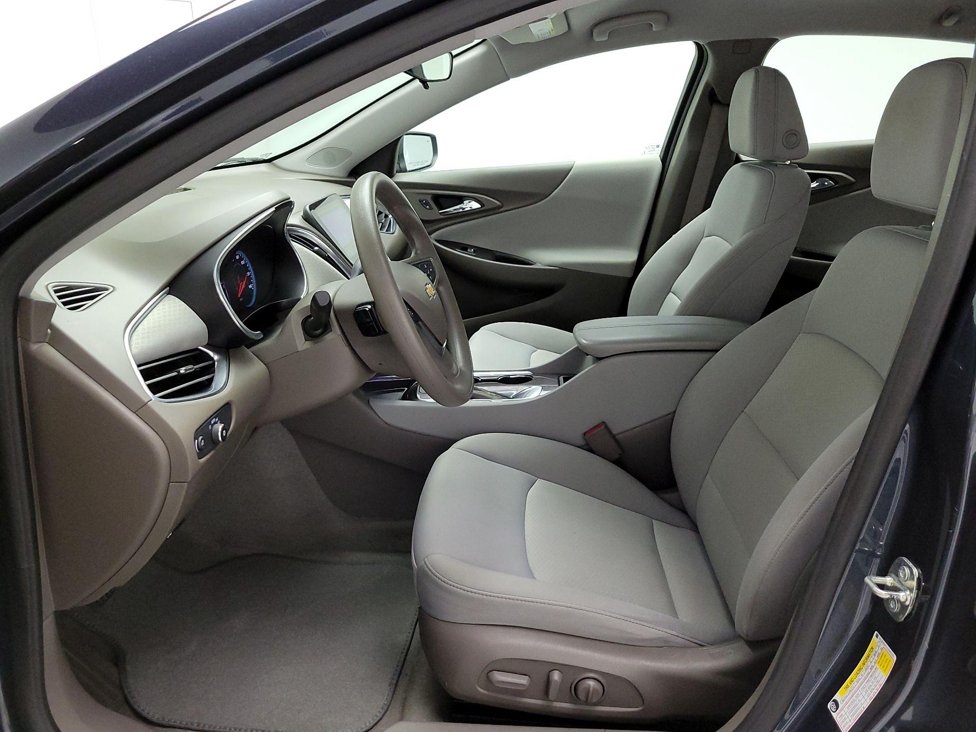 Thumbnail: 2020 Chevrolet Malibu - 11
