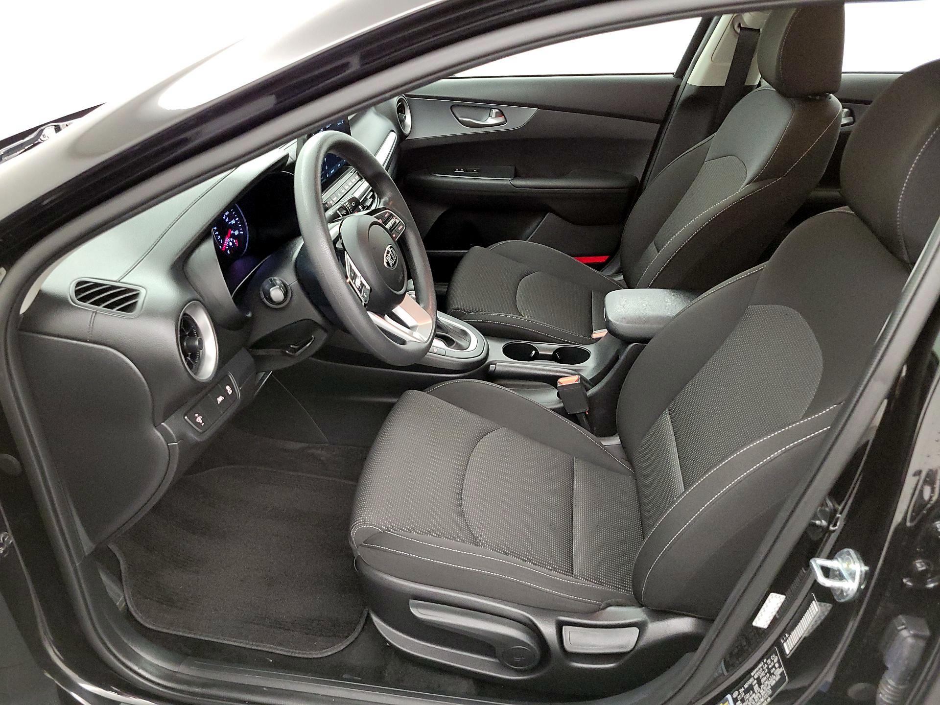 Thumbnail: 2021 Kia Forte - 11