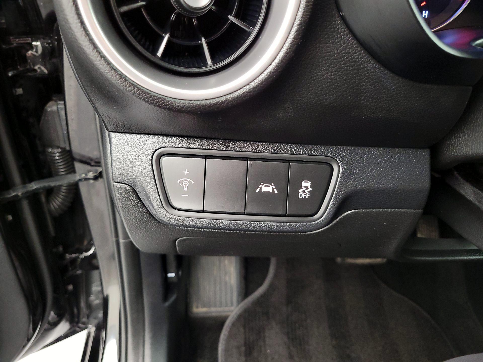 Thumbnail: 2021 Kia Forte - 13