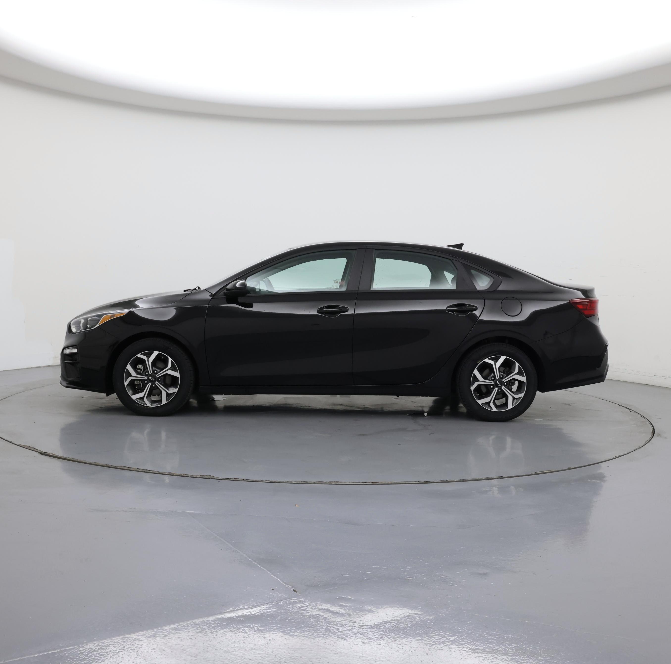 Thumbnail: 2021 Kia Forte - 3