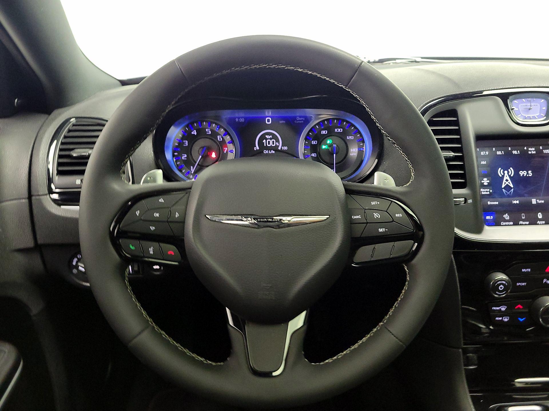 Thumbnail: 2023 Chrysler 300 - 10