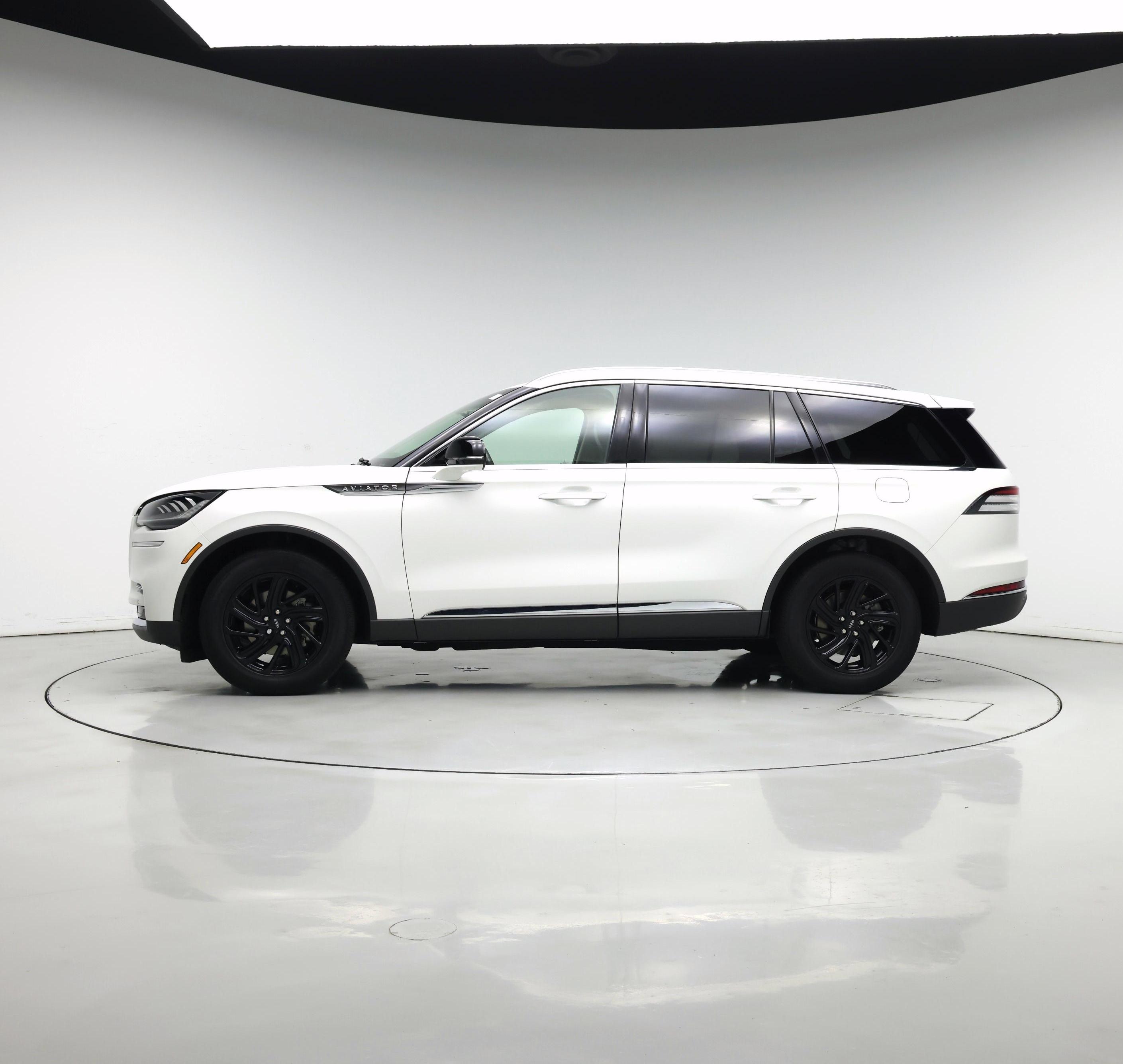 Thumbnail: 2021 Lincoln Aviator - 3