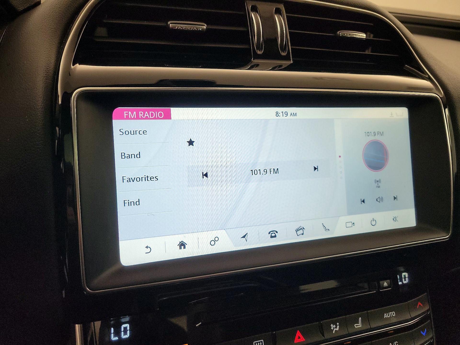 Thumbnail: 2019 Jaguar XE - 16
