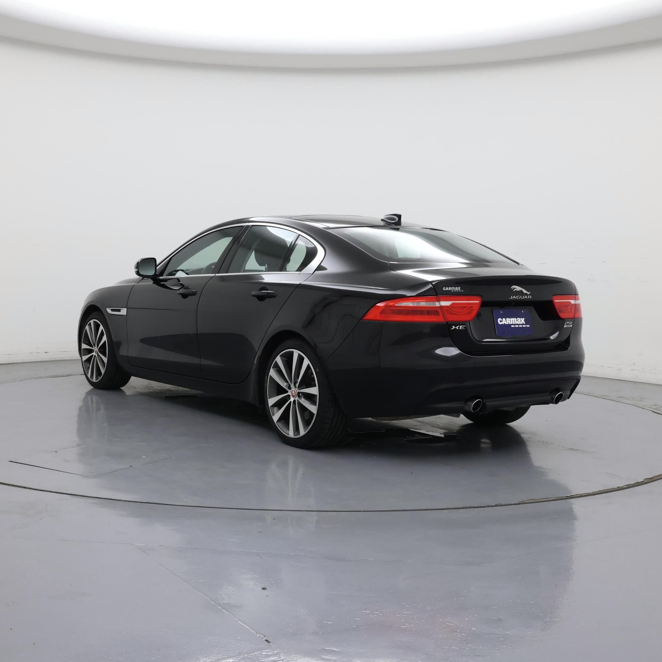 Thumbnail: 2019 Jaguar XE - 2