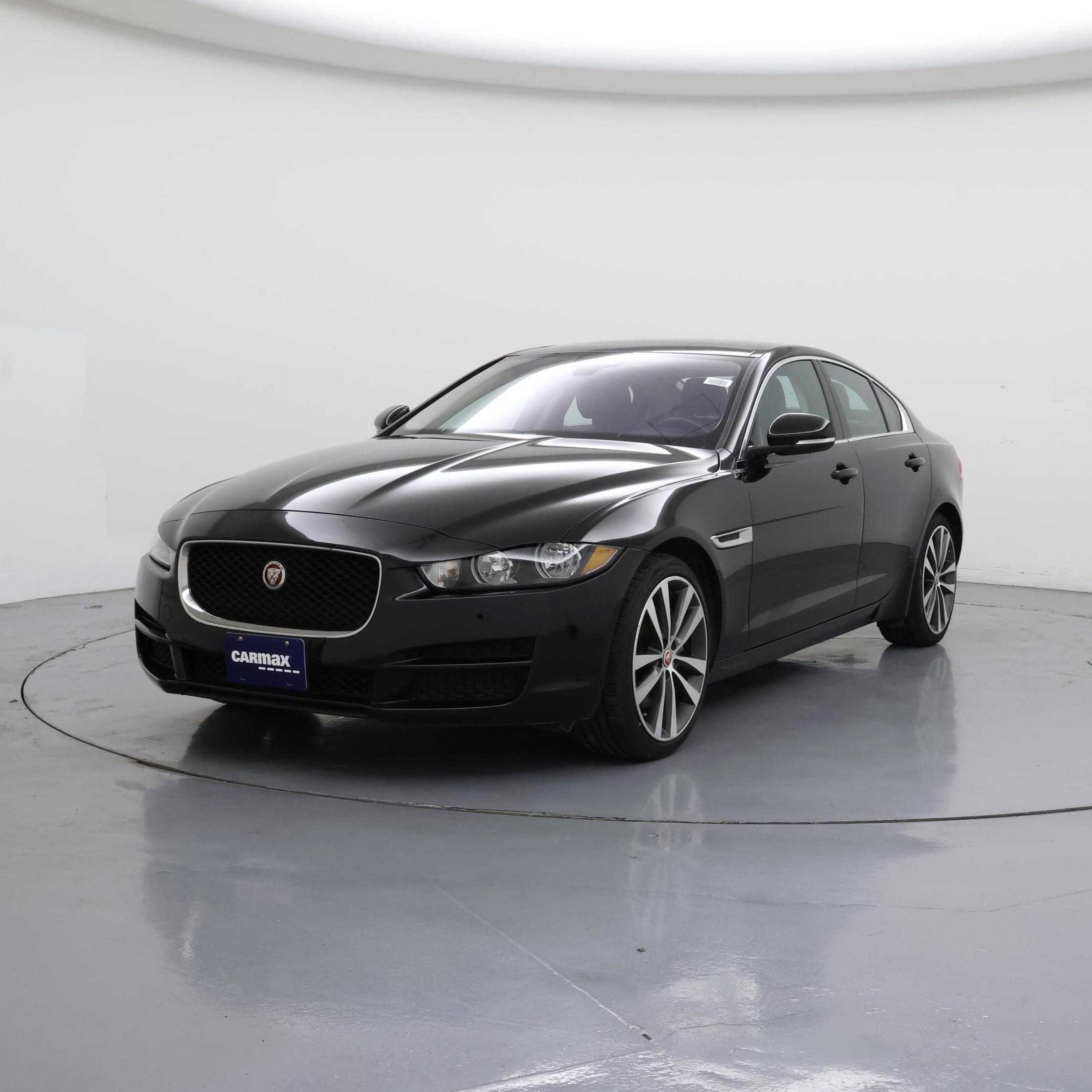 Thumbnail: 2019 Jaguar XE - 4