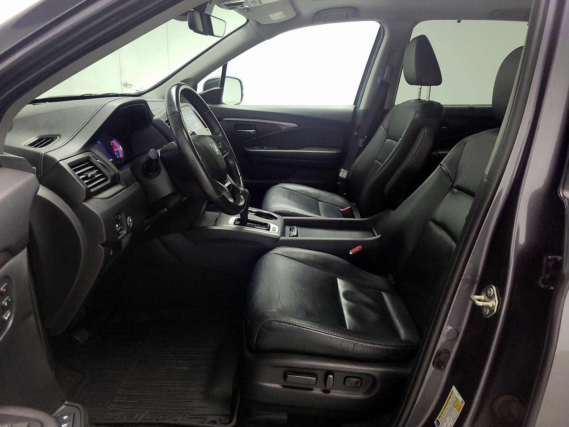 Thumbnail: 2020 Honda Pilot - 11