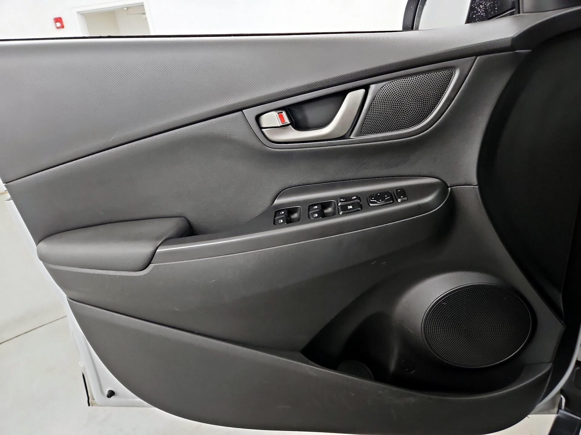 Thumbnail: 2018 Hyundai Kona - 12