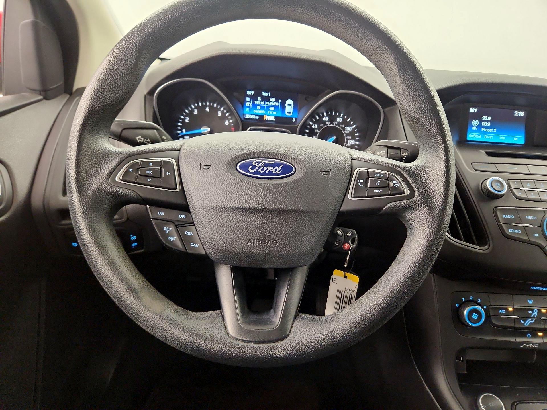 Thumbnail: 2016 Ford Focus - 10