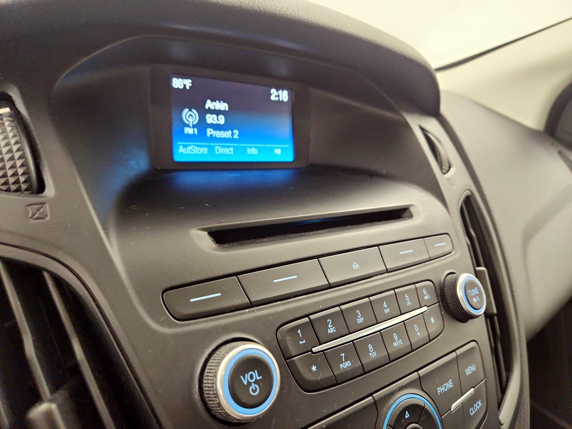 Thumbnail: 2016 Ford Focus - 15