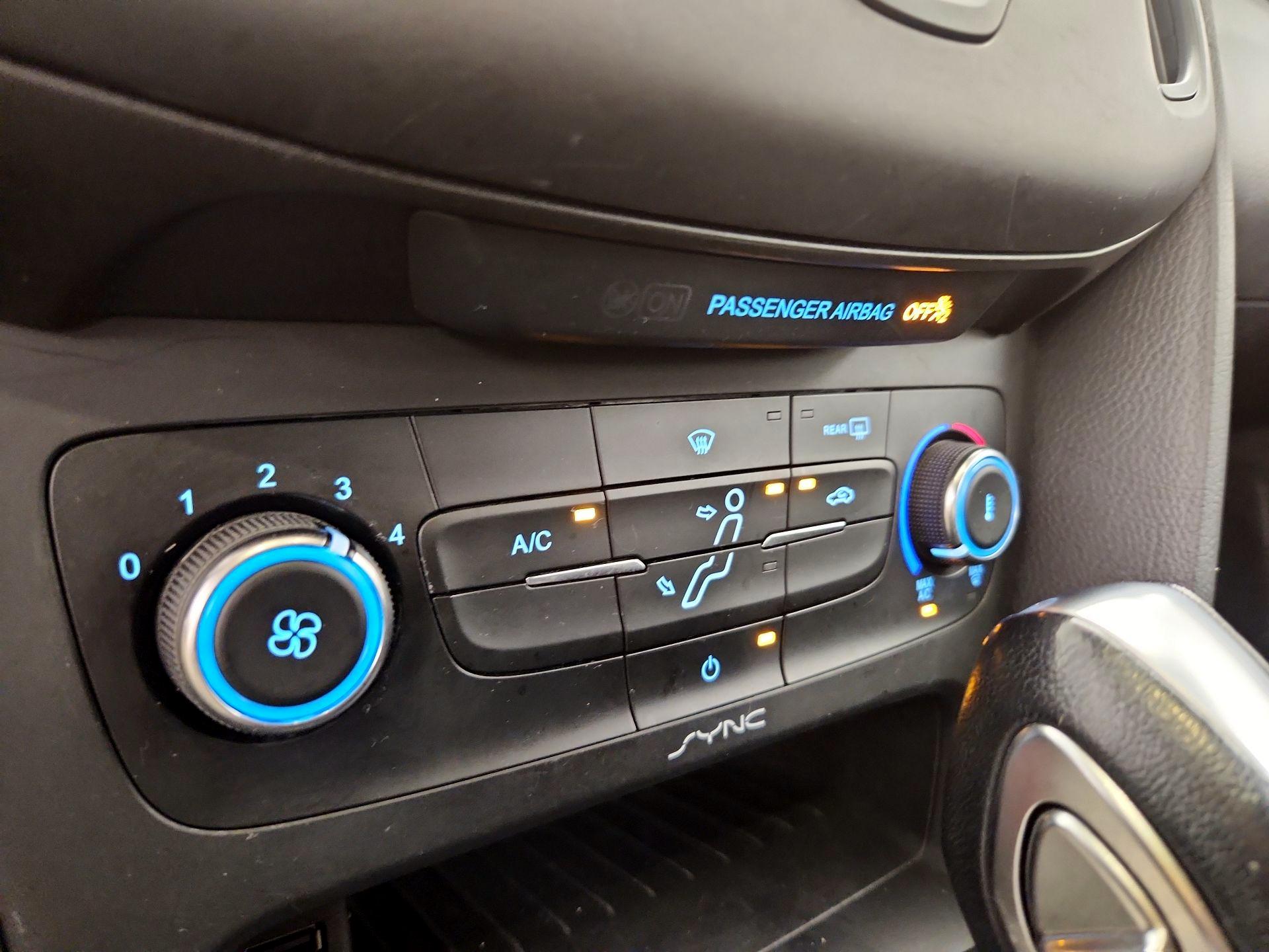 Thumbnail: 2016 Ford Focus - 16