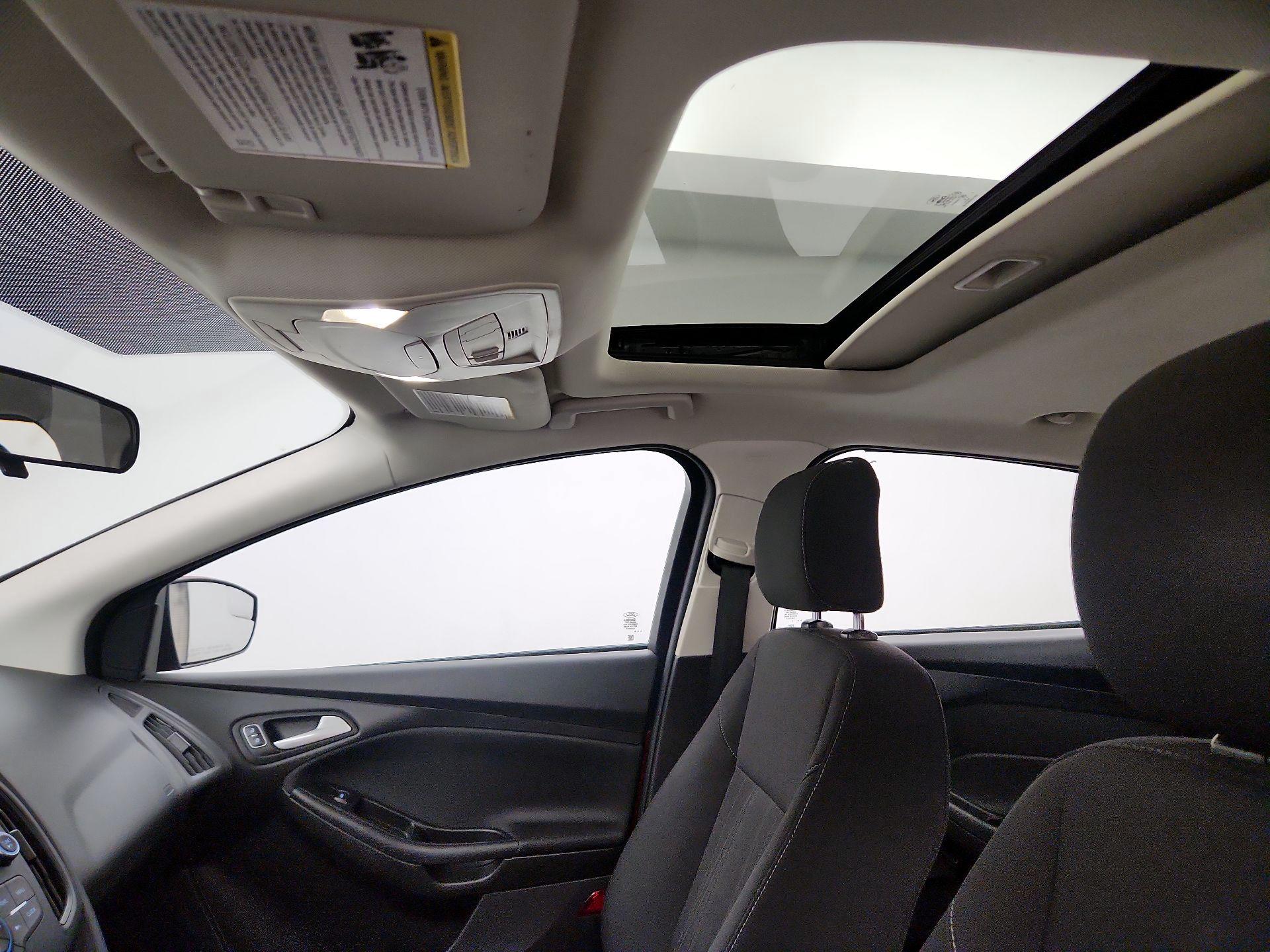 Thumbnail: 2016 Ford Focus - 19