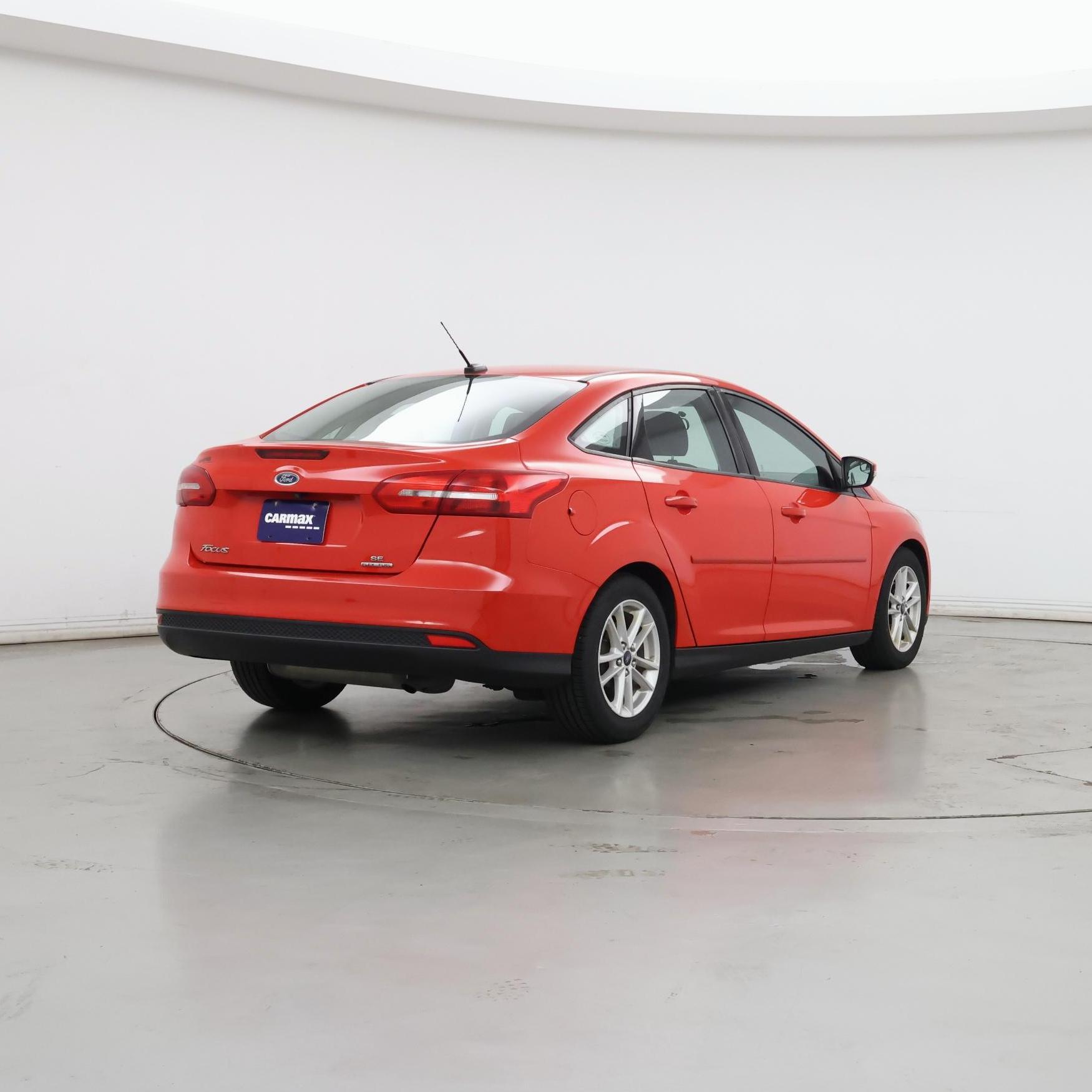 Thumbnail: 2016 Ford Focus - 8