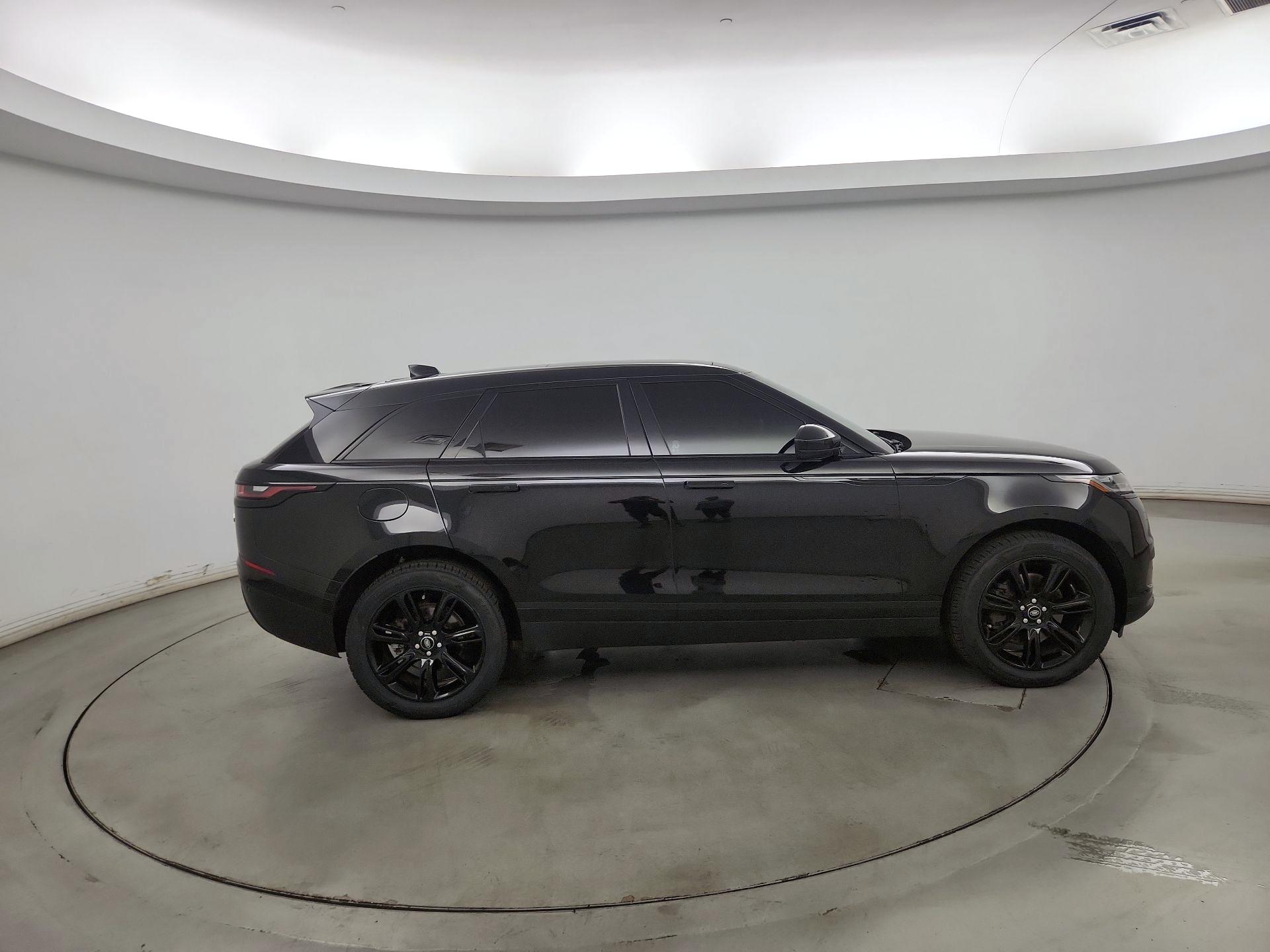 Thumbnail: 2022 Land Rover Range Rover Velar - 4