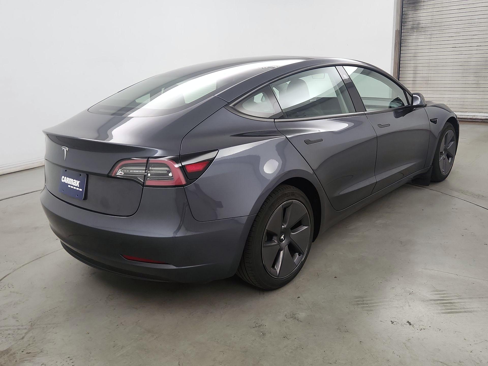 Thumbnail: 2023 Tesla Model 3 - 7