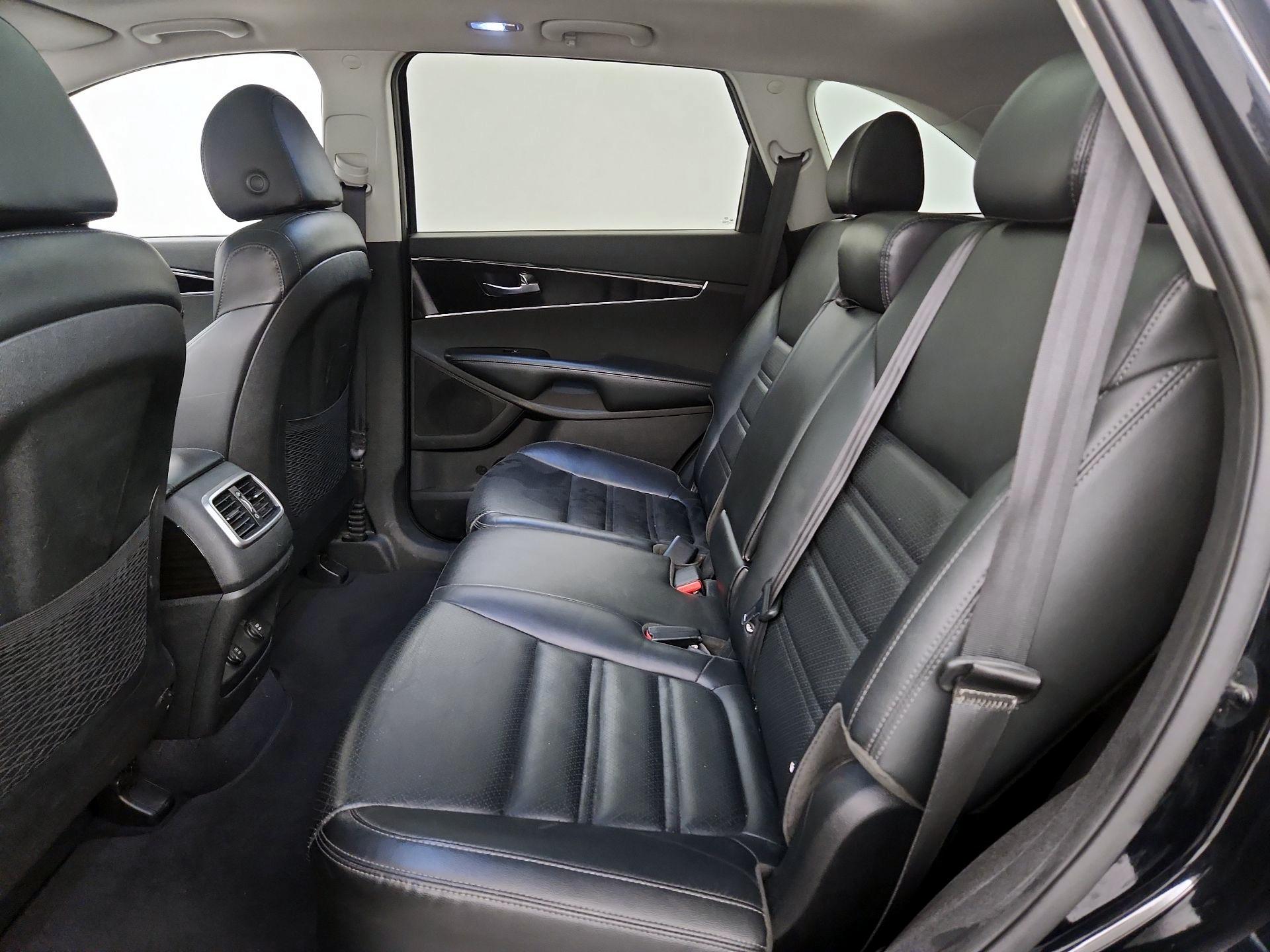 Thumbnail: 2020 Kia Sorento - 20