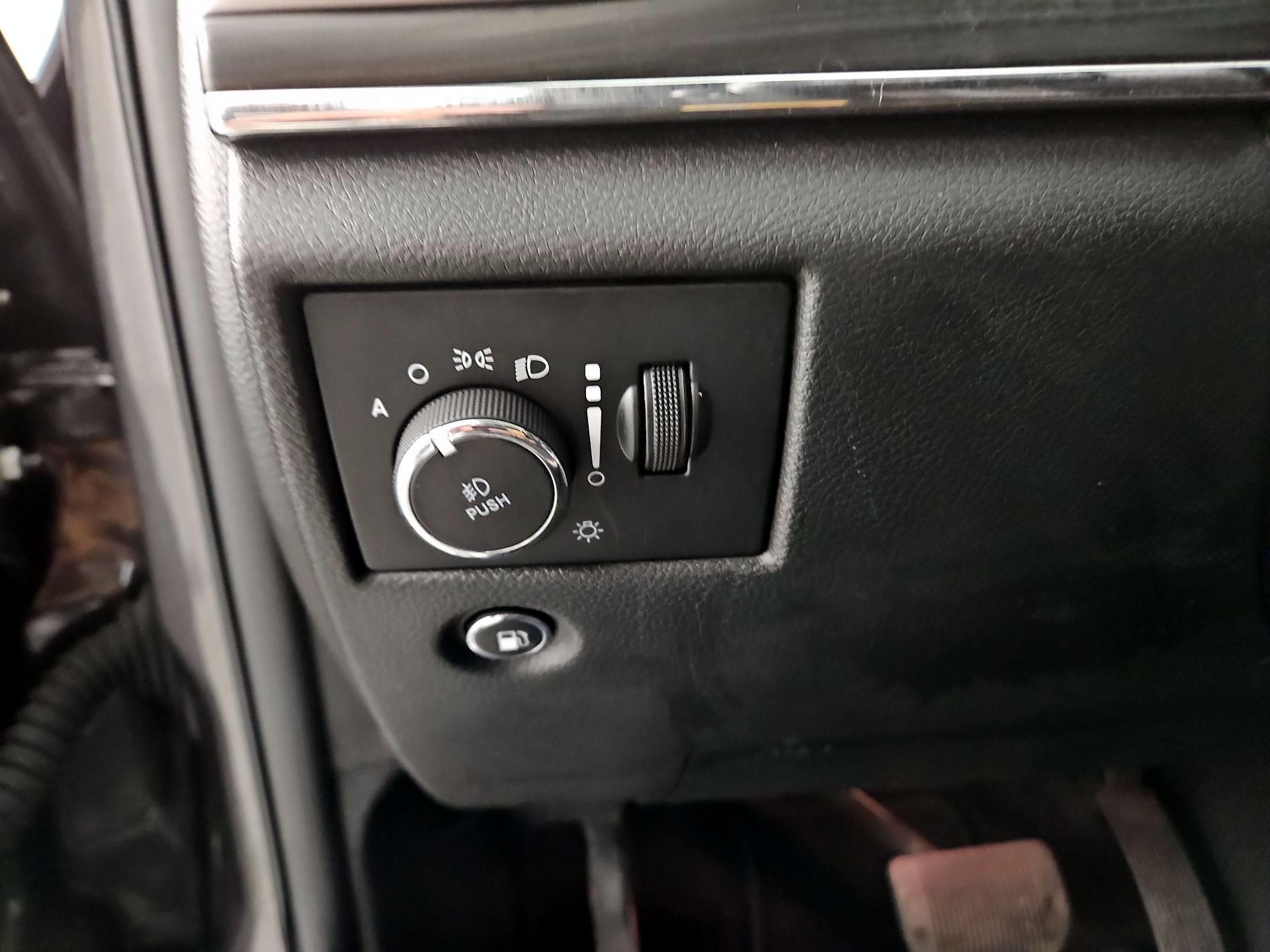 Thumbnail: 2020 Jeep Grand Cherokee - 13
