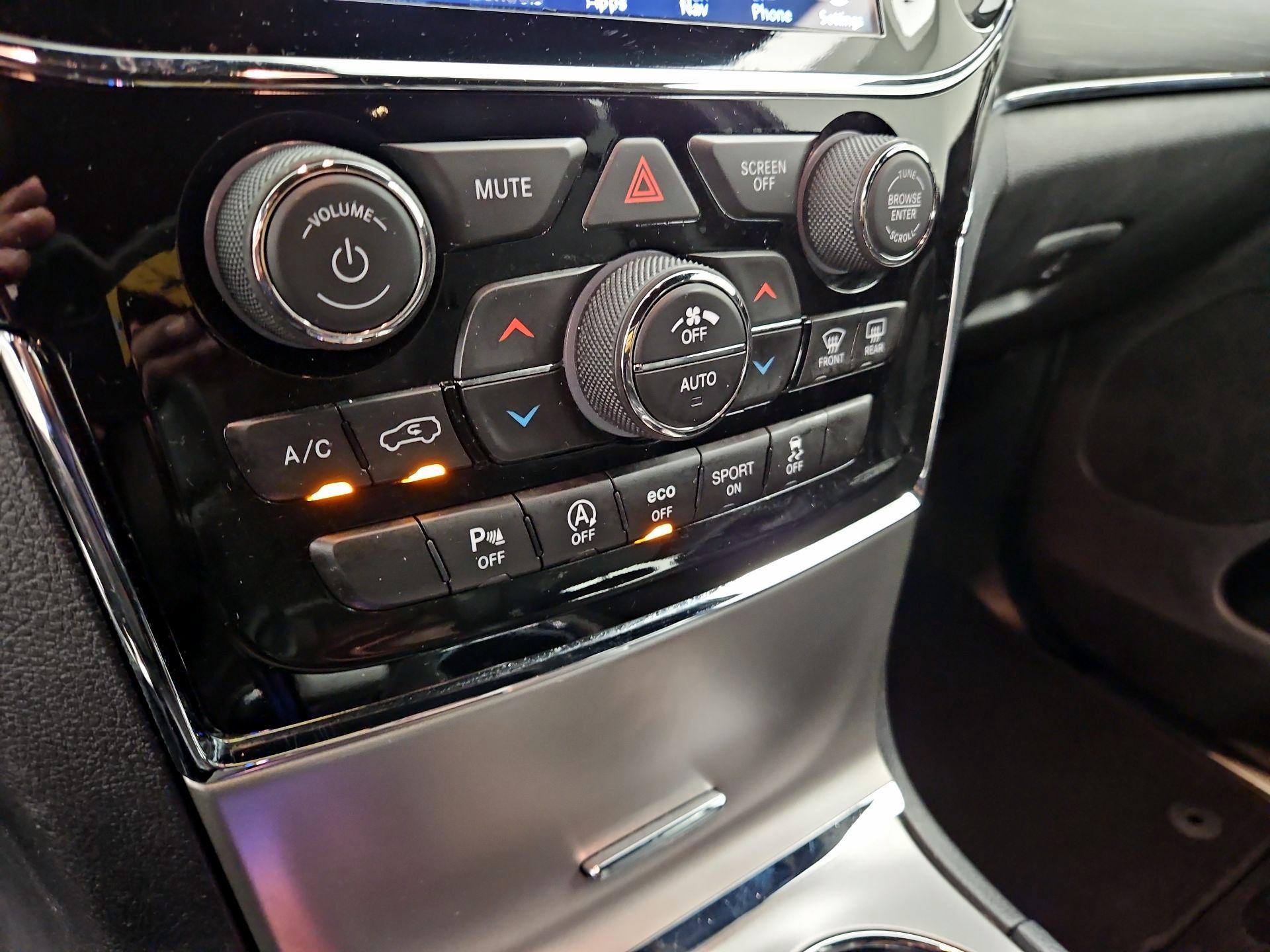 Thumbnail: 2020 Jeep Grand Cherokee - 17