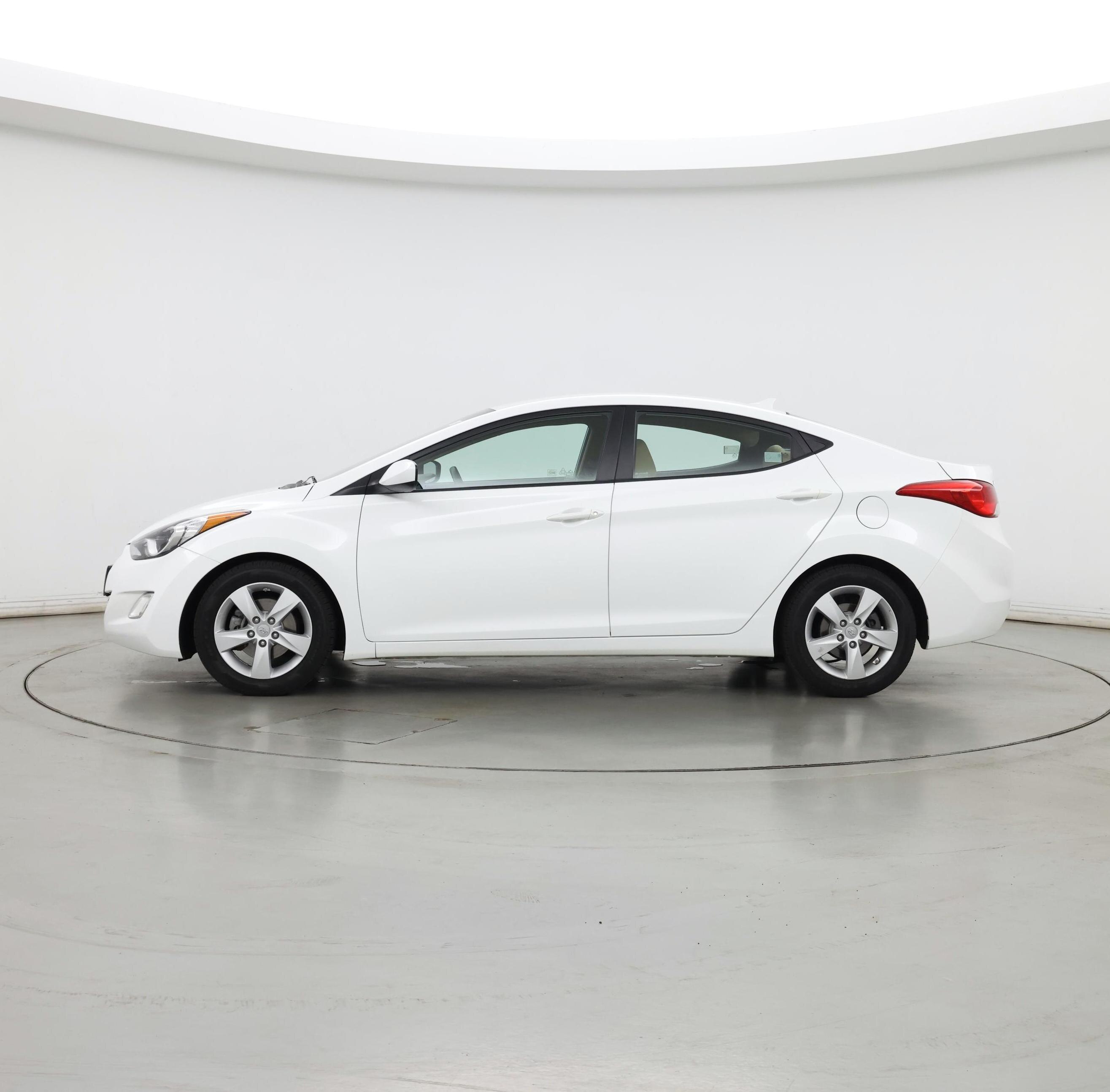 Thumbnail: 2013 Hyundai Elantra - 3