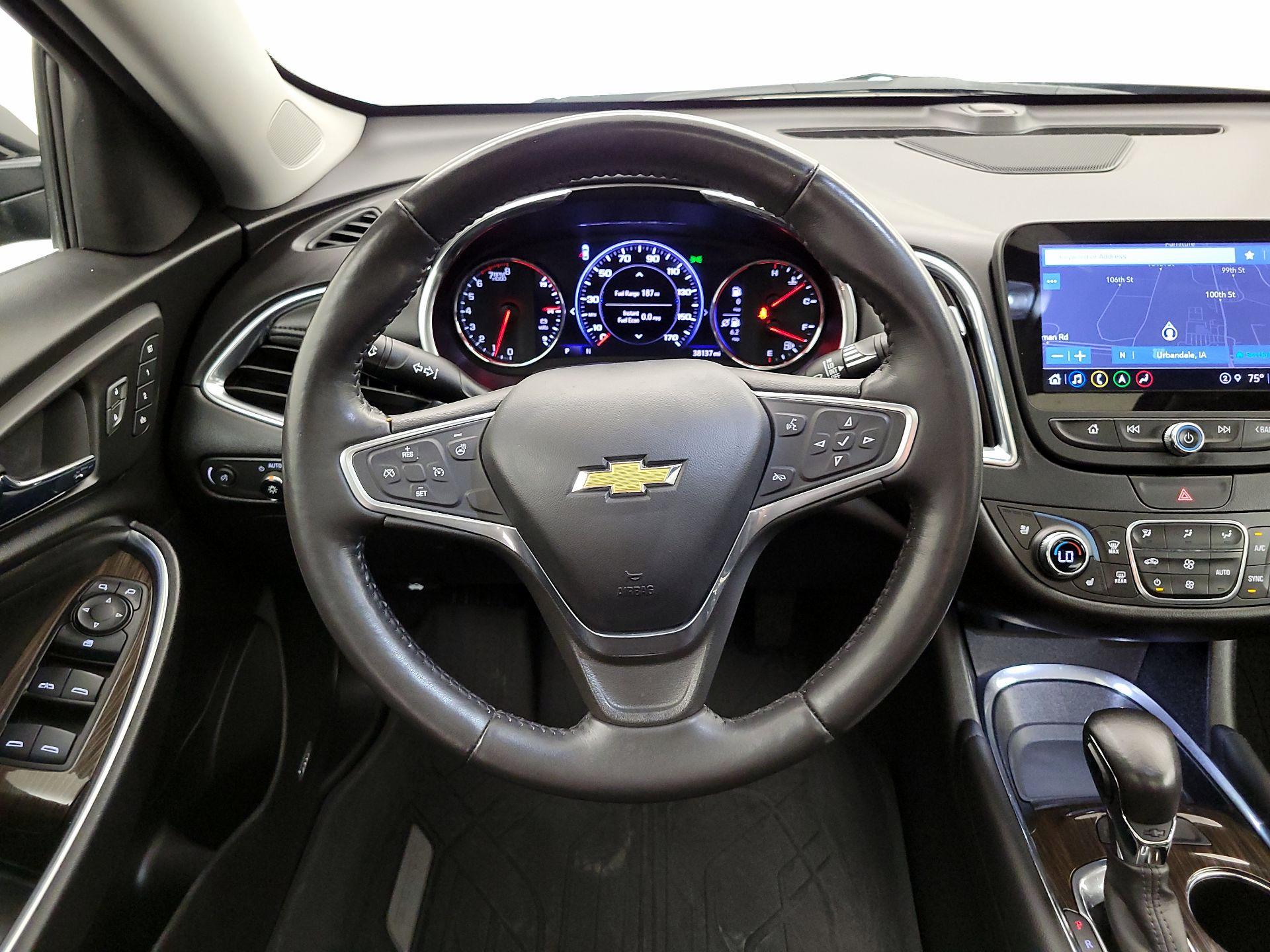 Thumbnail: 2022 Chevrolet Malibu - 10