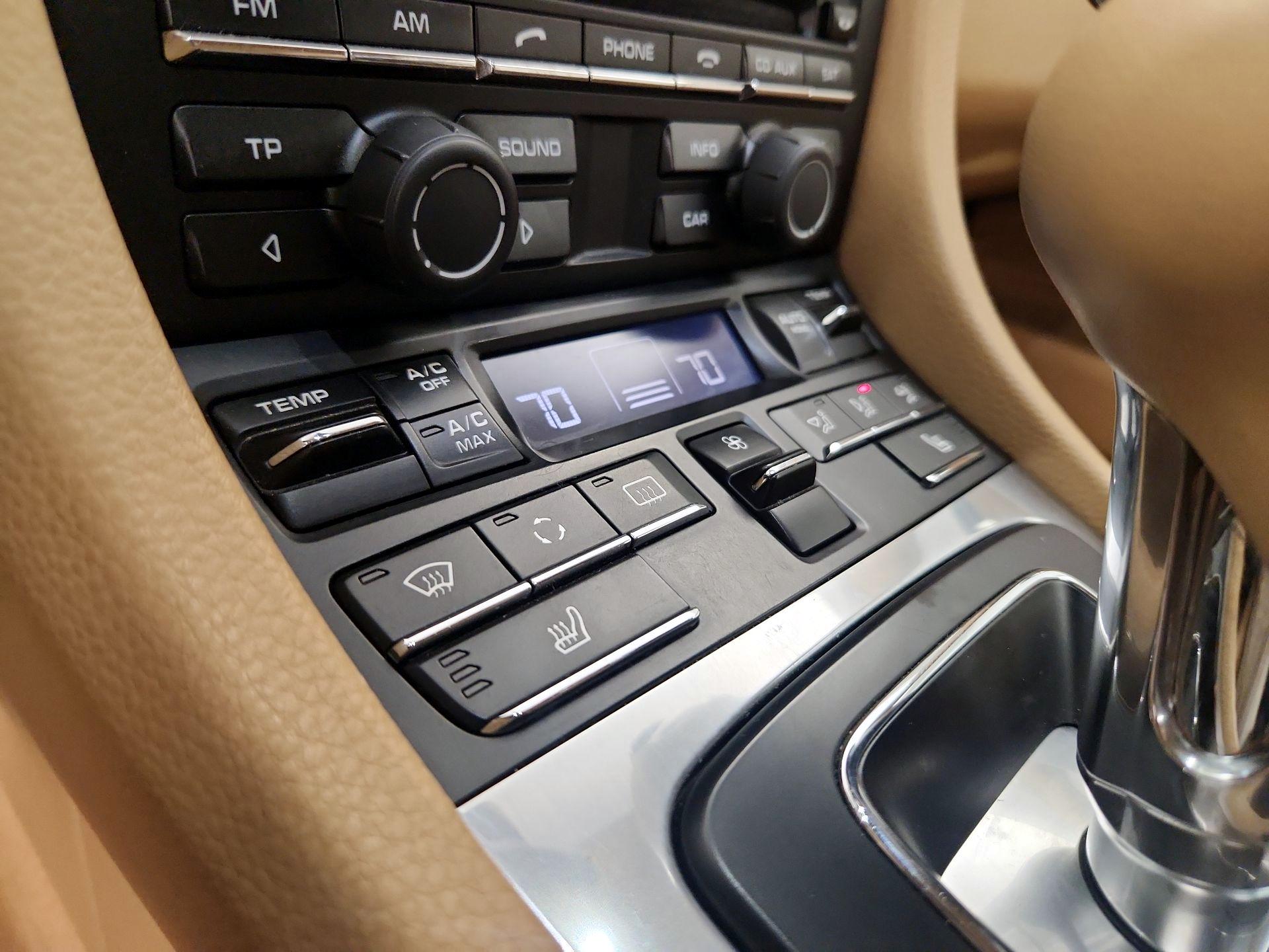 Thumbnail: 2014 Porsche Cayman - 15